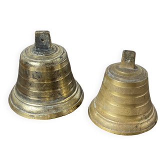 Anciennes cloches en bronze