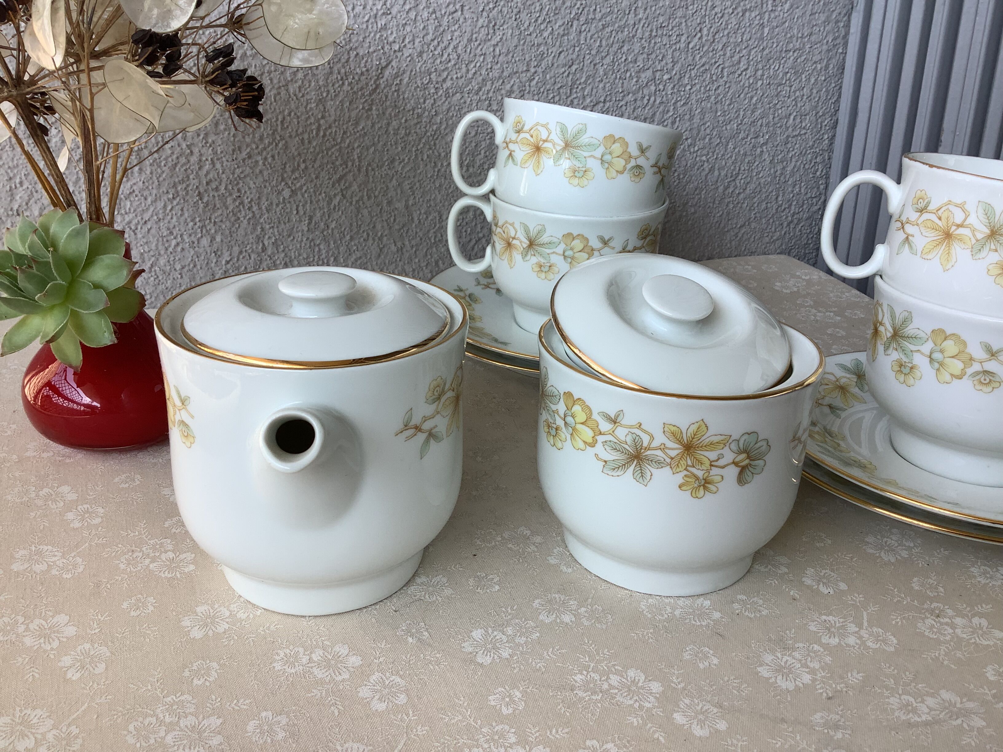 Richard Ginori Italy fine porcelain tea cups