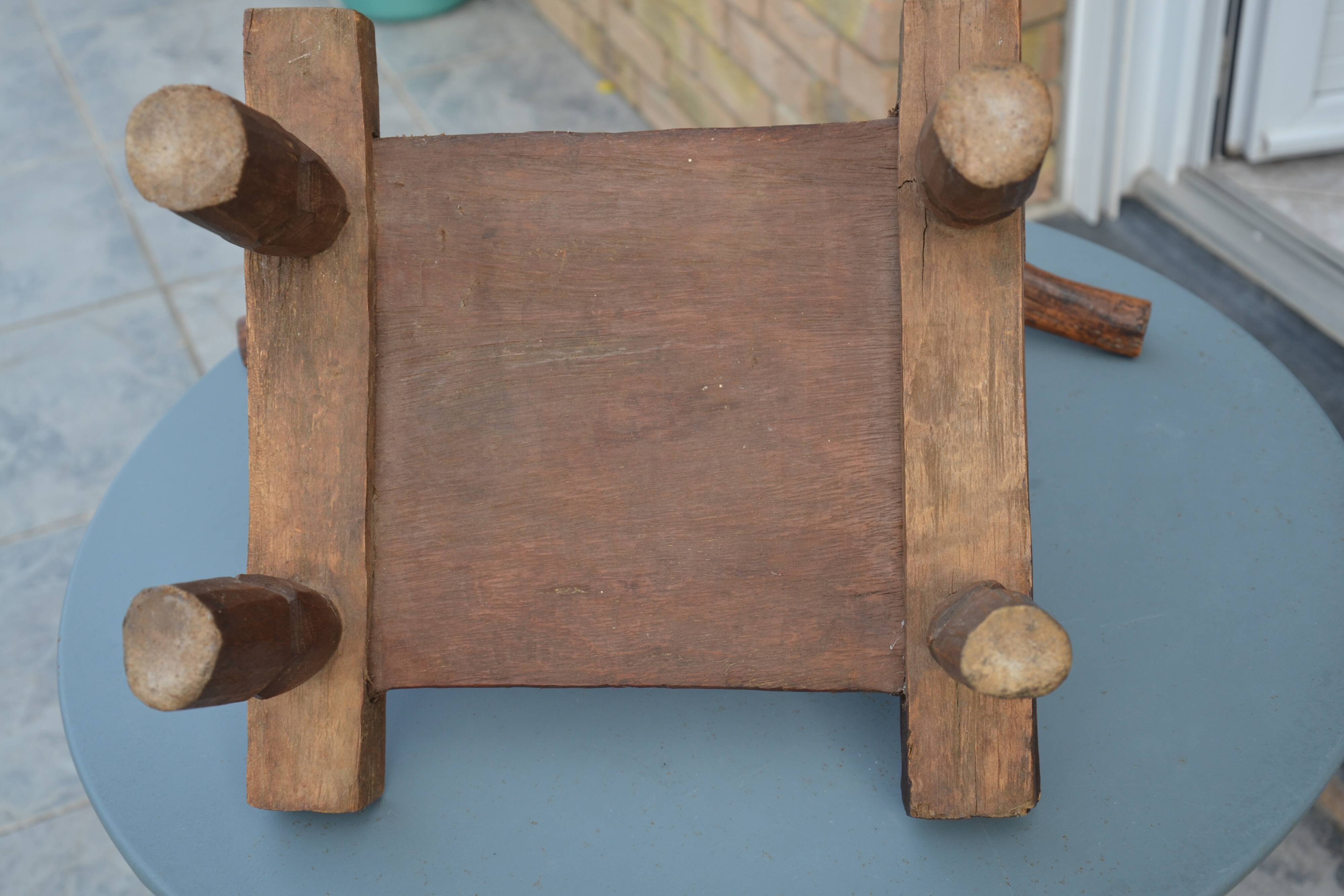 Petite chaise brutaliste