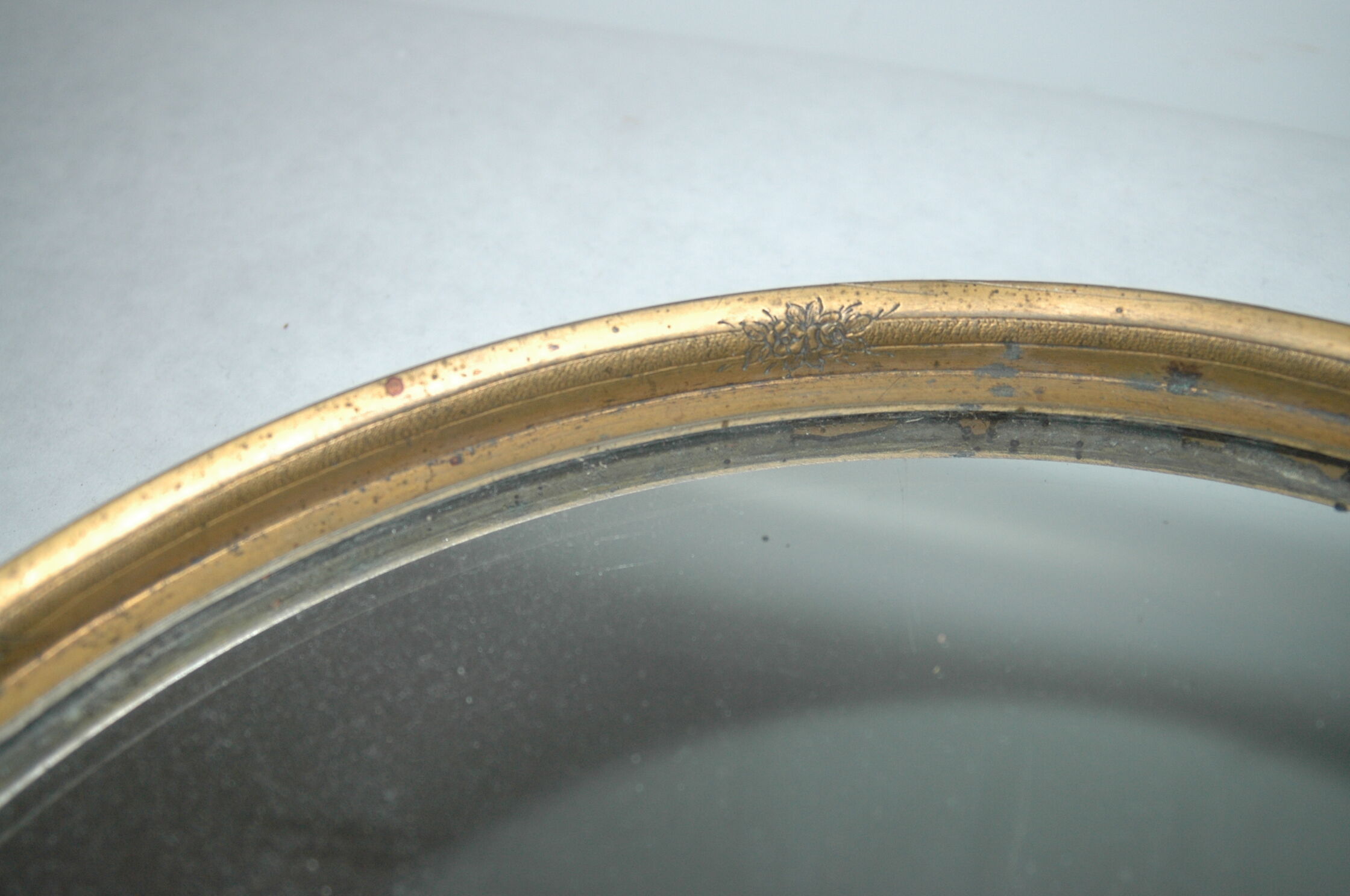 Center tray table in bronze and mirror 19th century