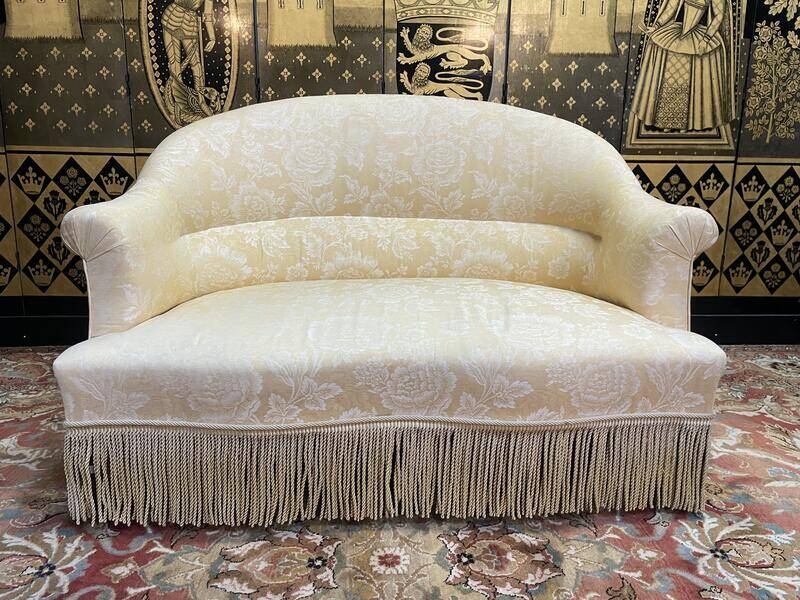Napoleon III style toad sofa