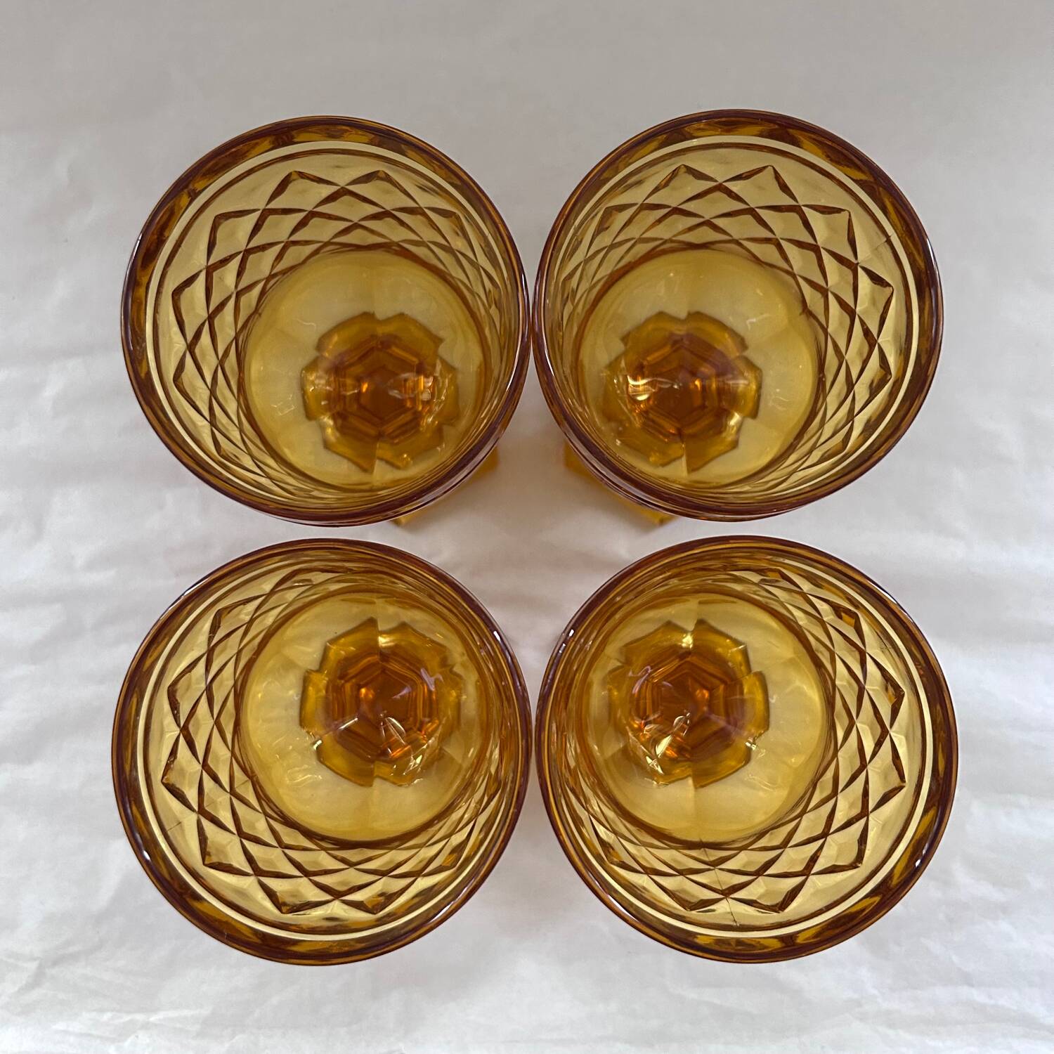 Set of 4 amber diamond glasses