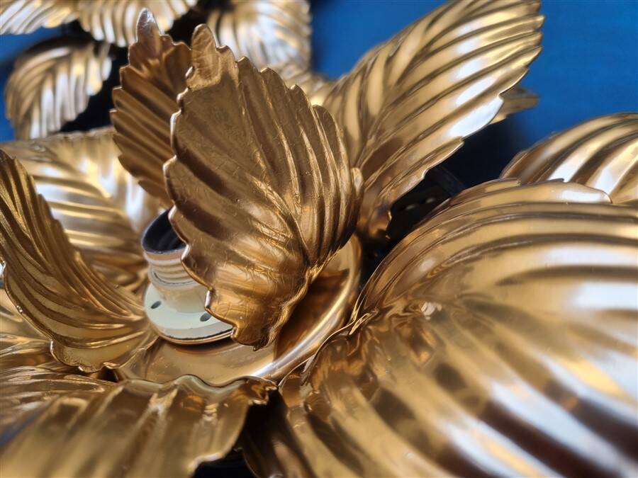 Pair of Masca flower wall lights in gold metal