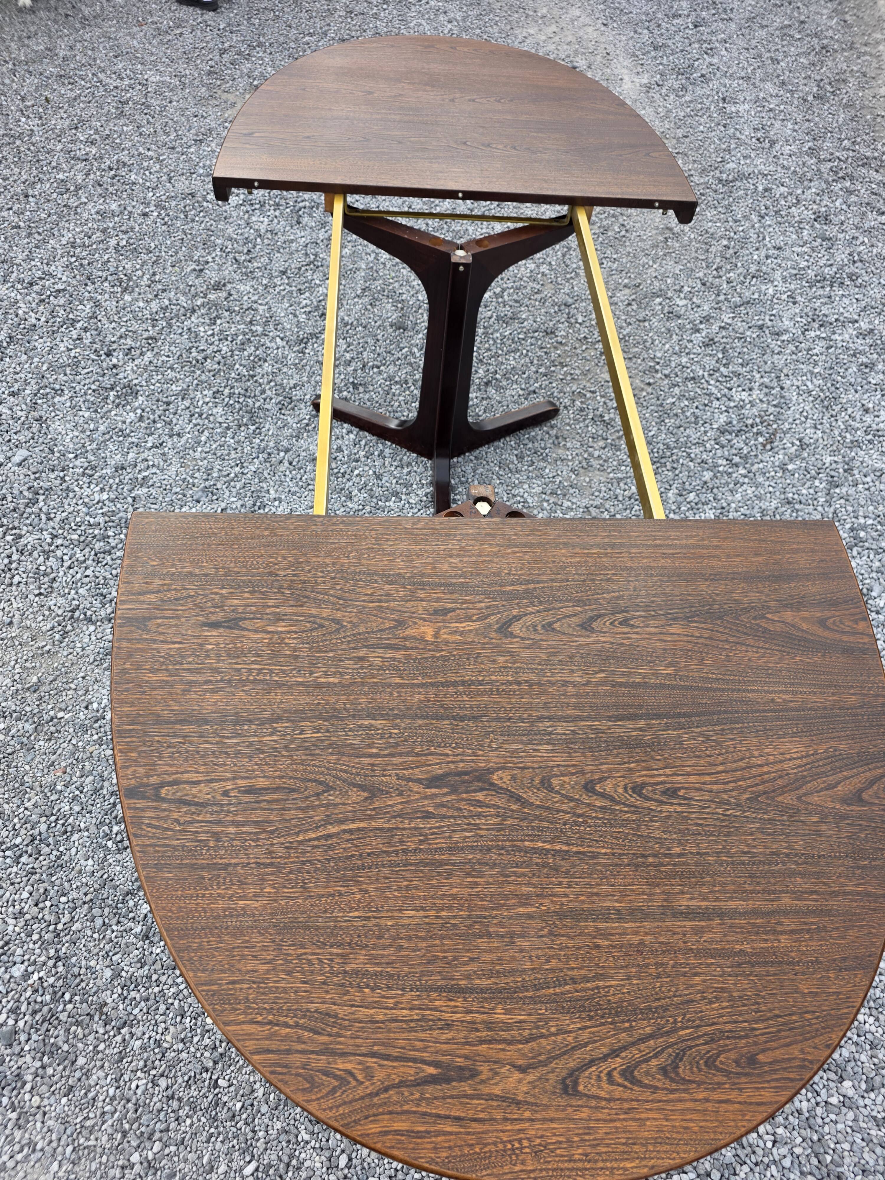 Extensible Baumann table in oak from the 1960s.