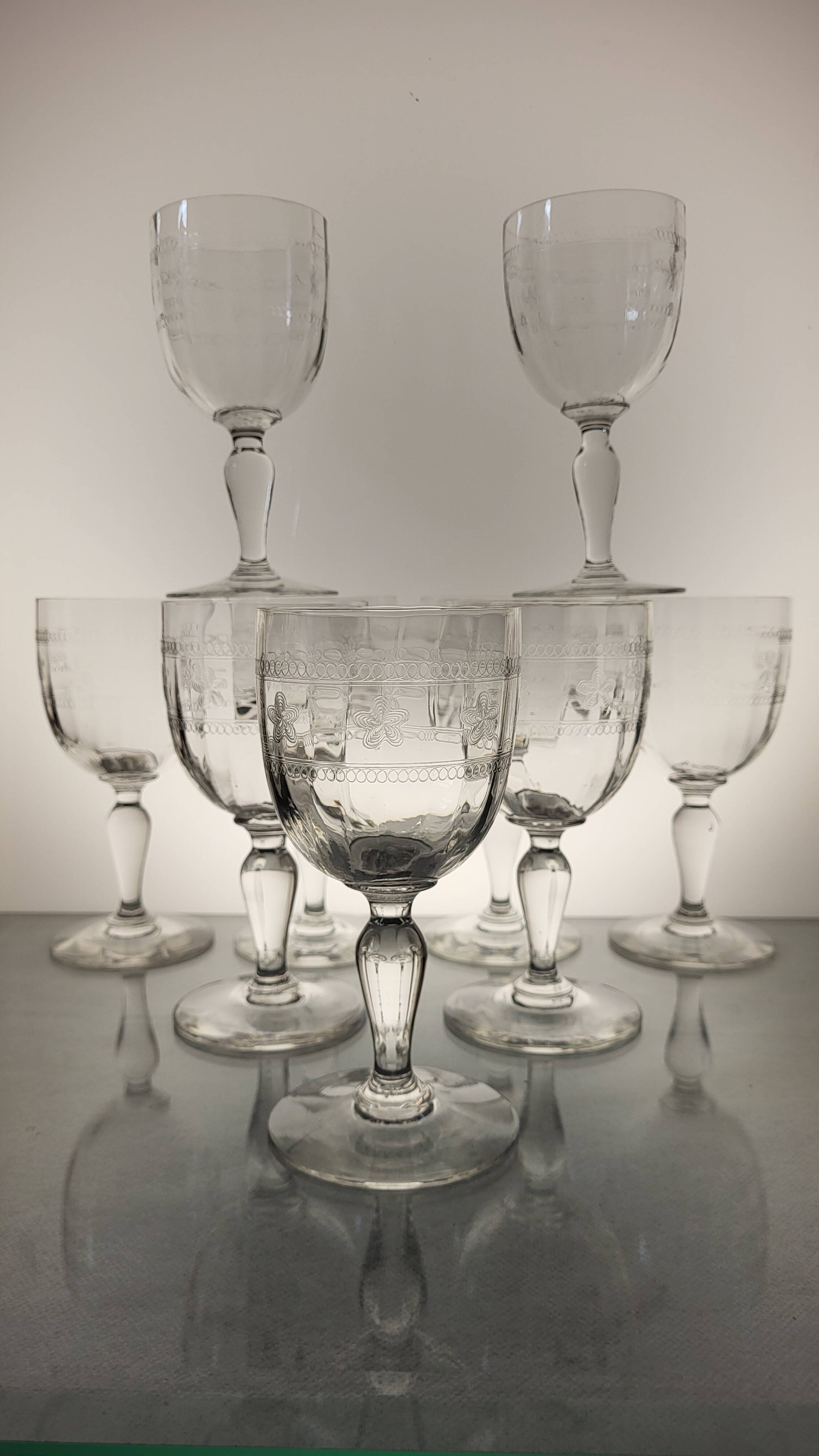 9 water/wine glasses Late 19th century - Early 20th century