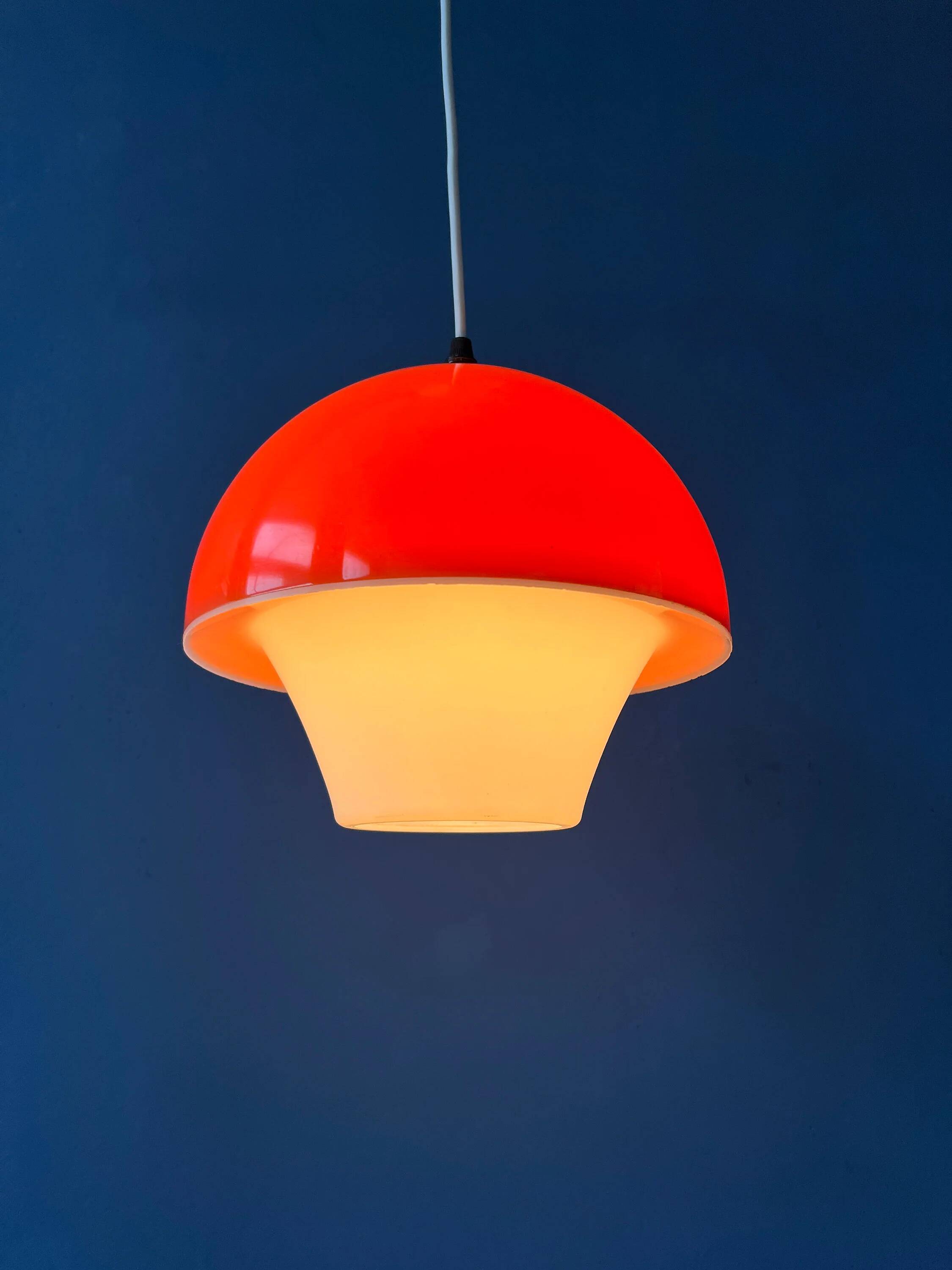 Suspension Space Age in orange and white acrylic glass