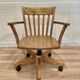 Fauteuil pivotant et inclinable bois massif.