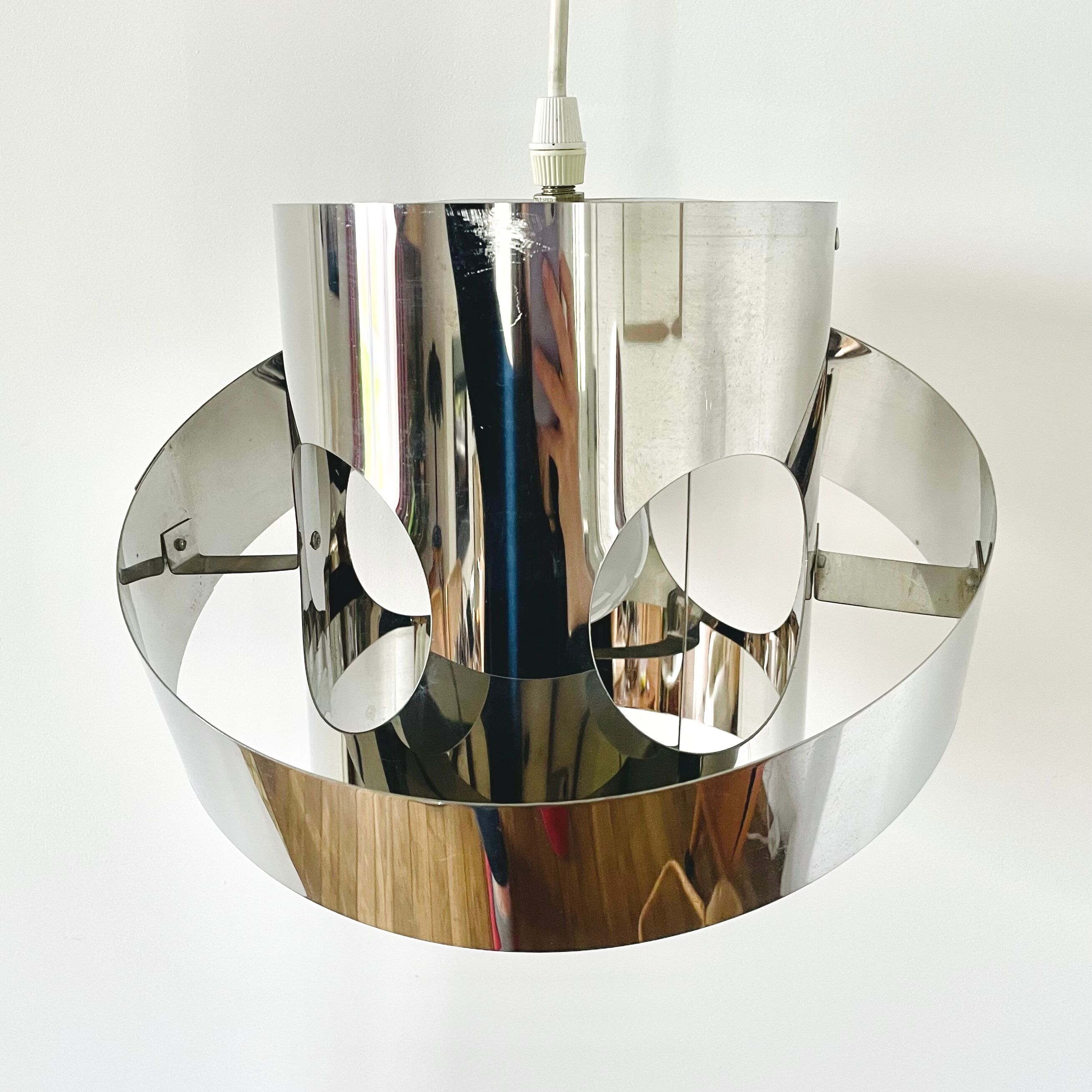 Space age adjustable pendant lamp