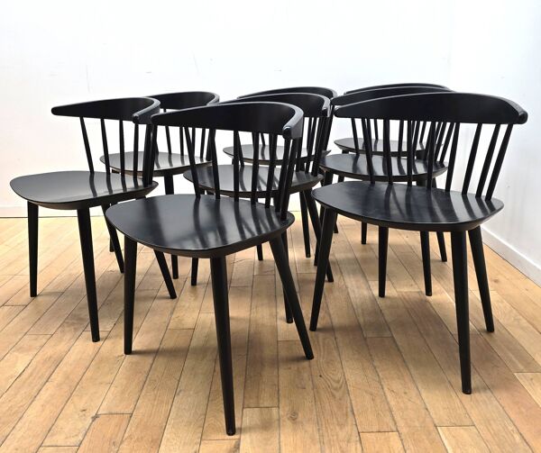 Suite de 8 chaises J104, Hay