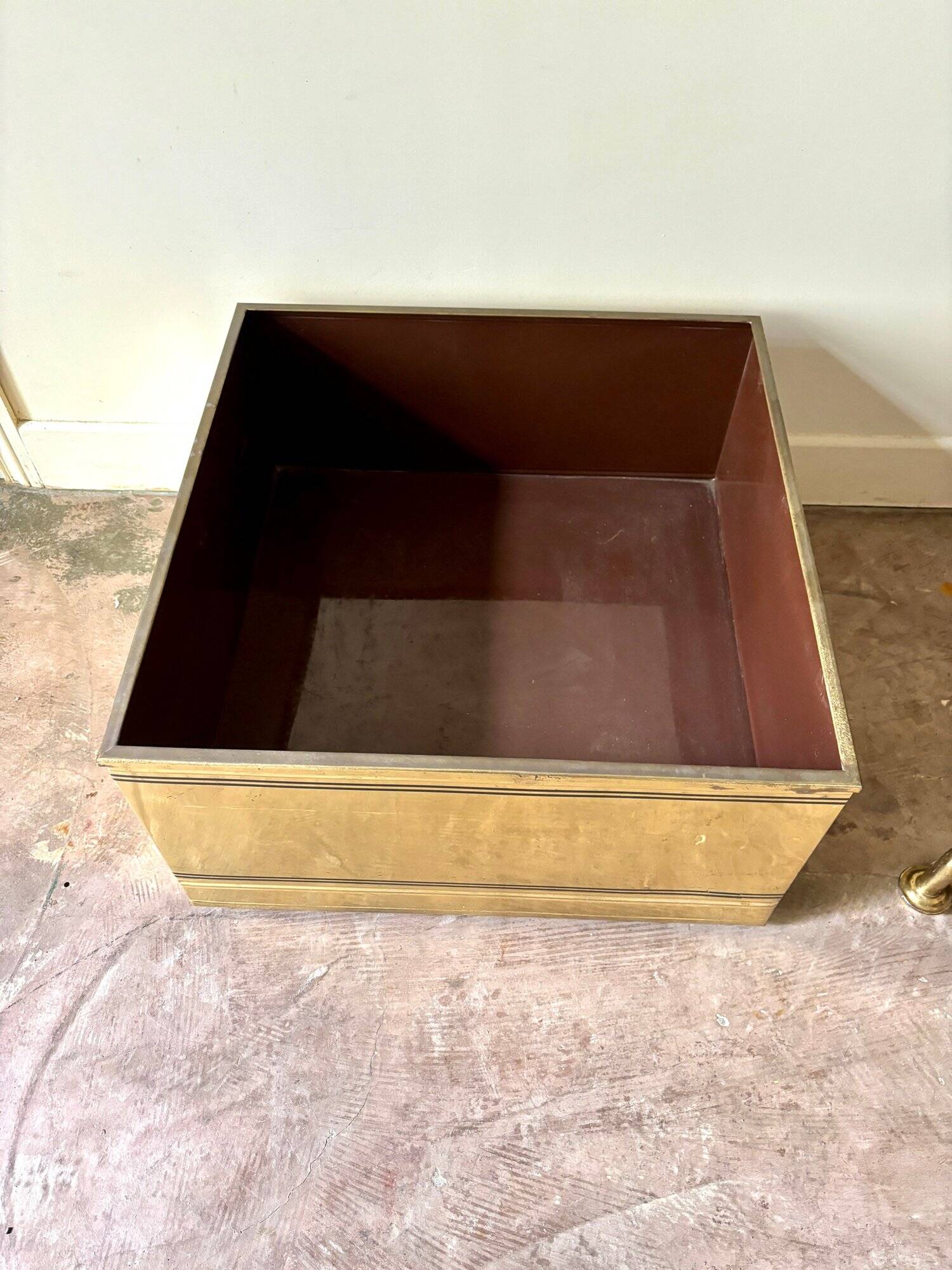 Plant box, storage box on casters in gold metal