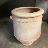 Earthen pot