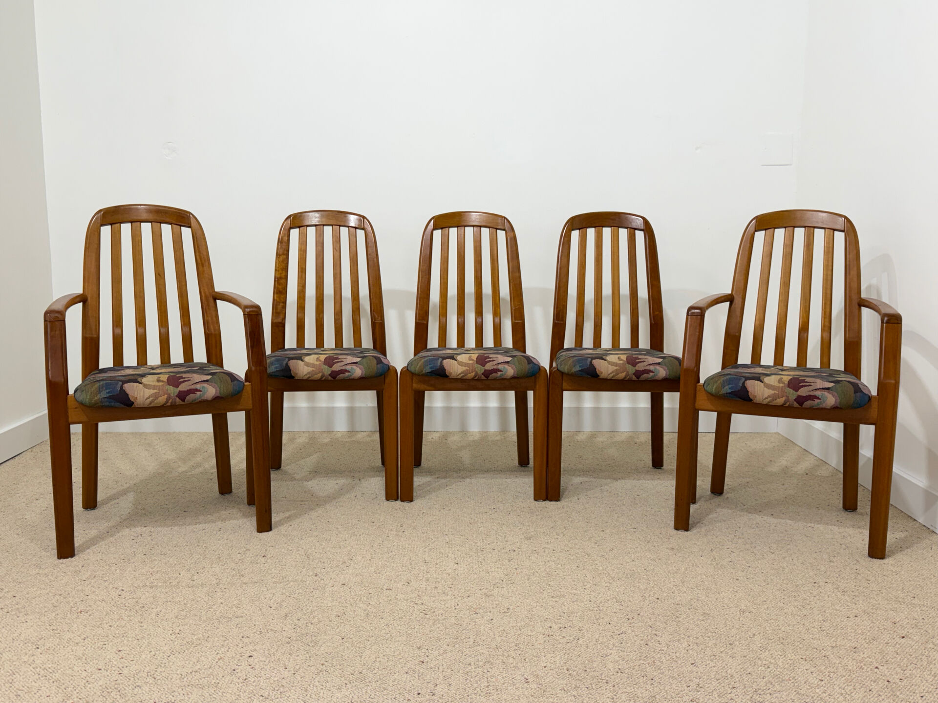 Ensemble 2 fauteuils et 3 chaises Dyrlund - design danois années 70