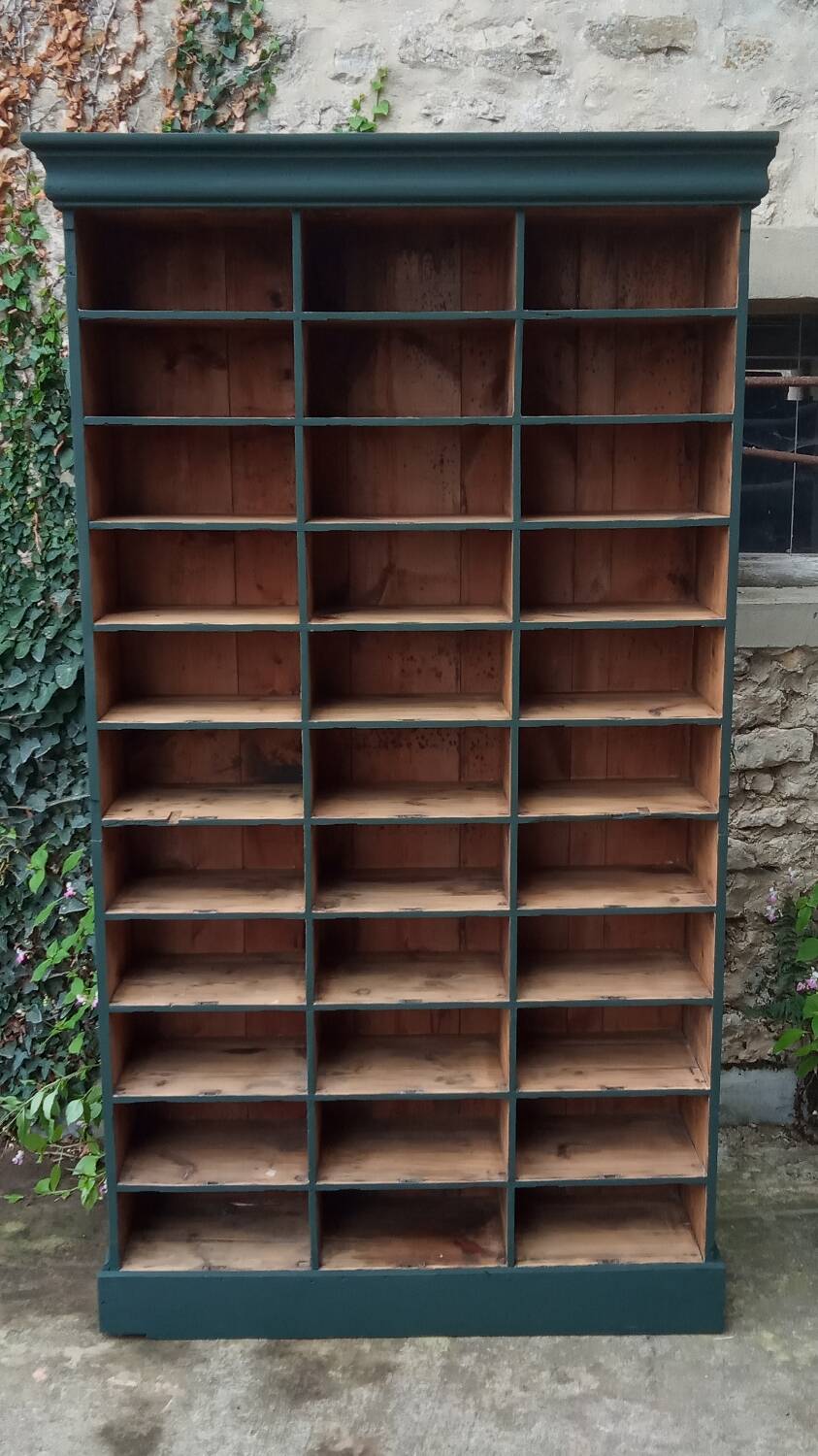 Meuble de metier à cases