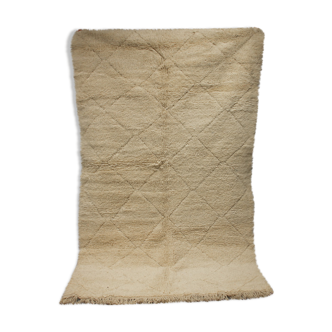 Tapis beni ouarain blanc, motifs creusés, 223x143cm