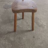 Tabouret en bois tripode