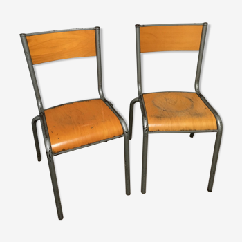 School chairs duo