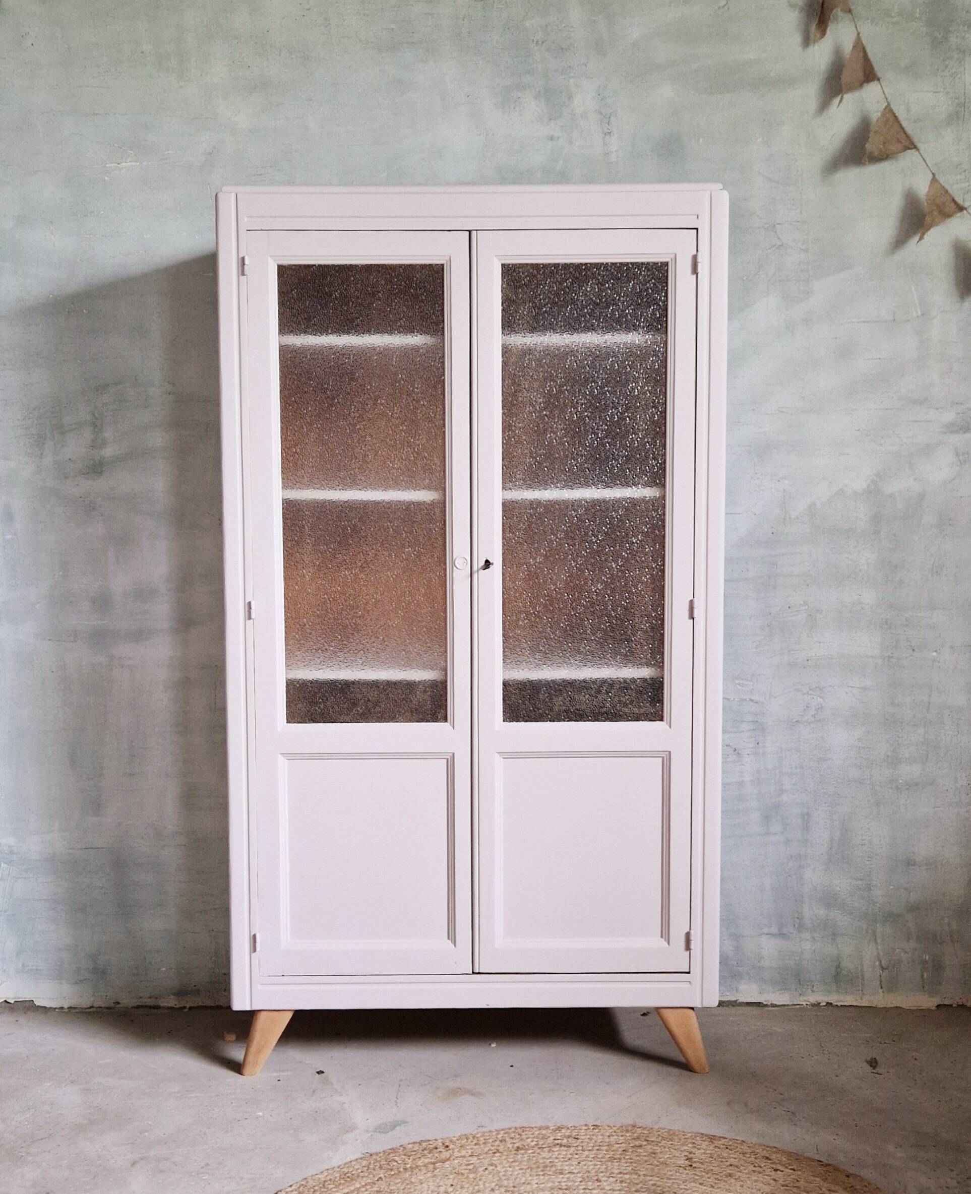 Beautiful vintage display cabinet