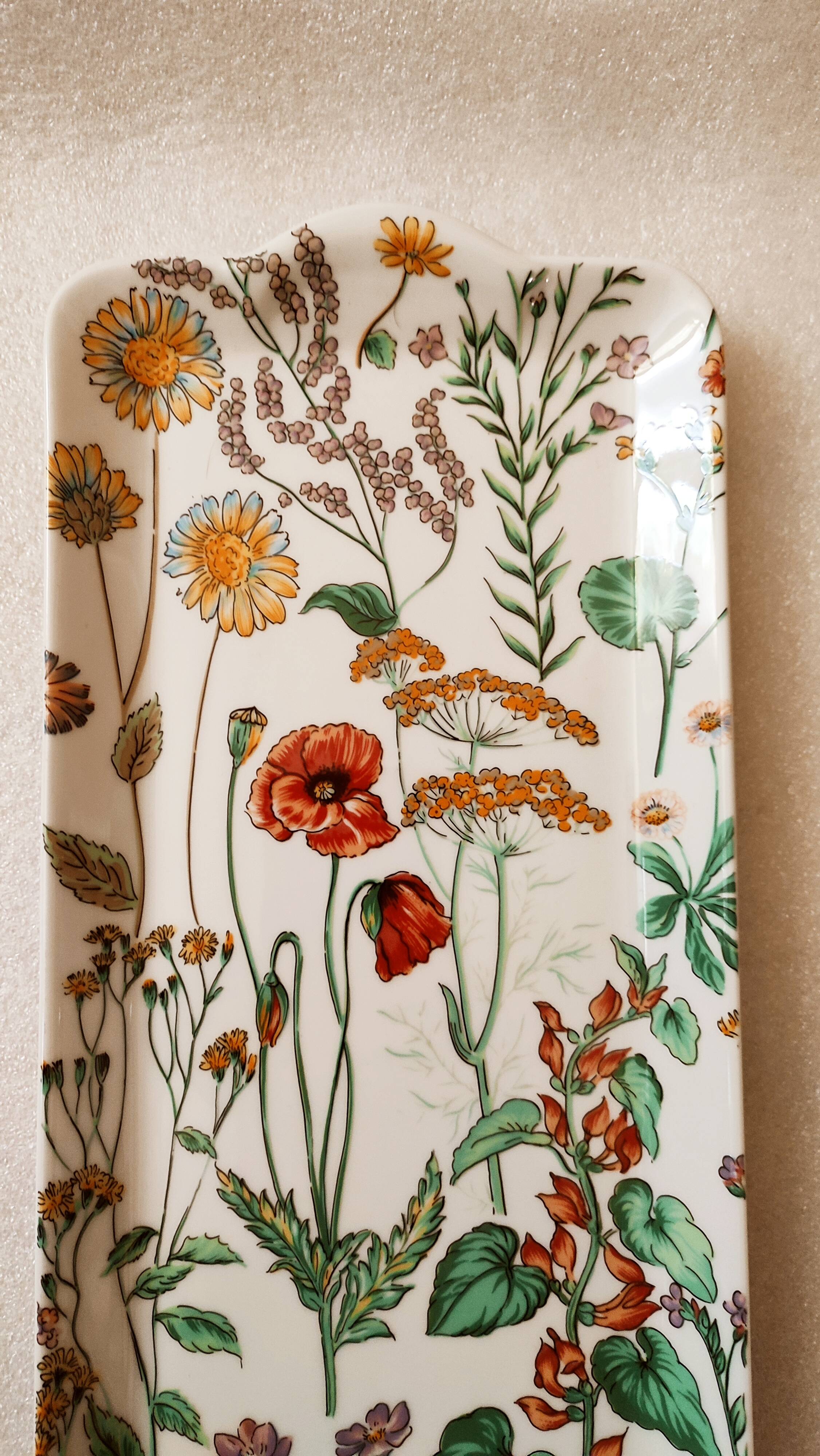 Rectangular traditional porcelain dish