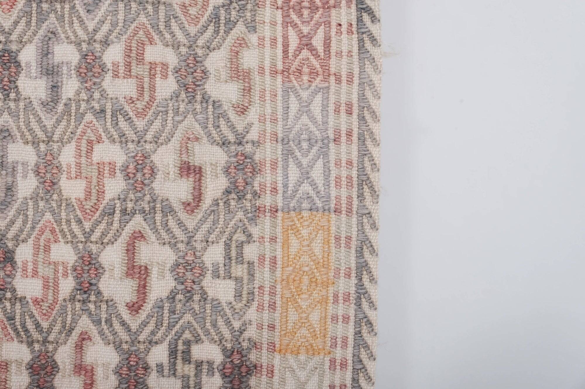 Vintage Turkish kilim, handwoven, 180x255 cm.