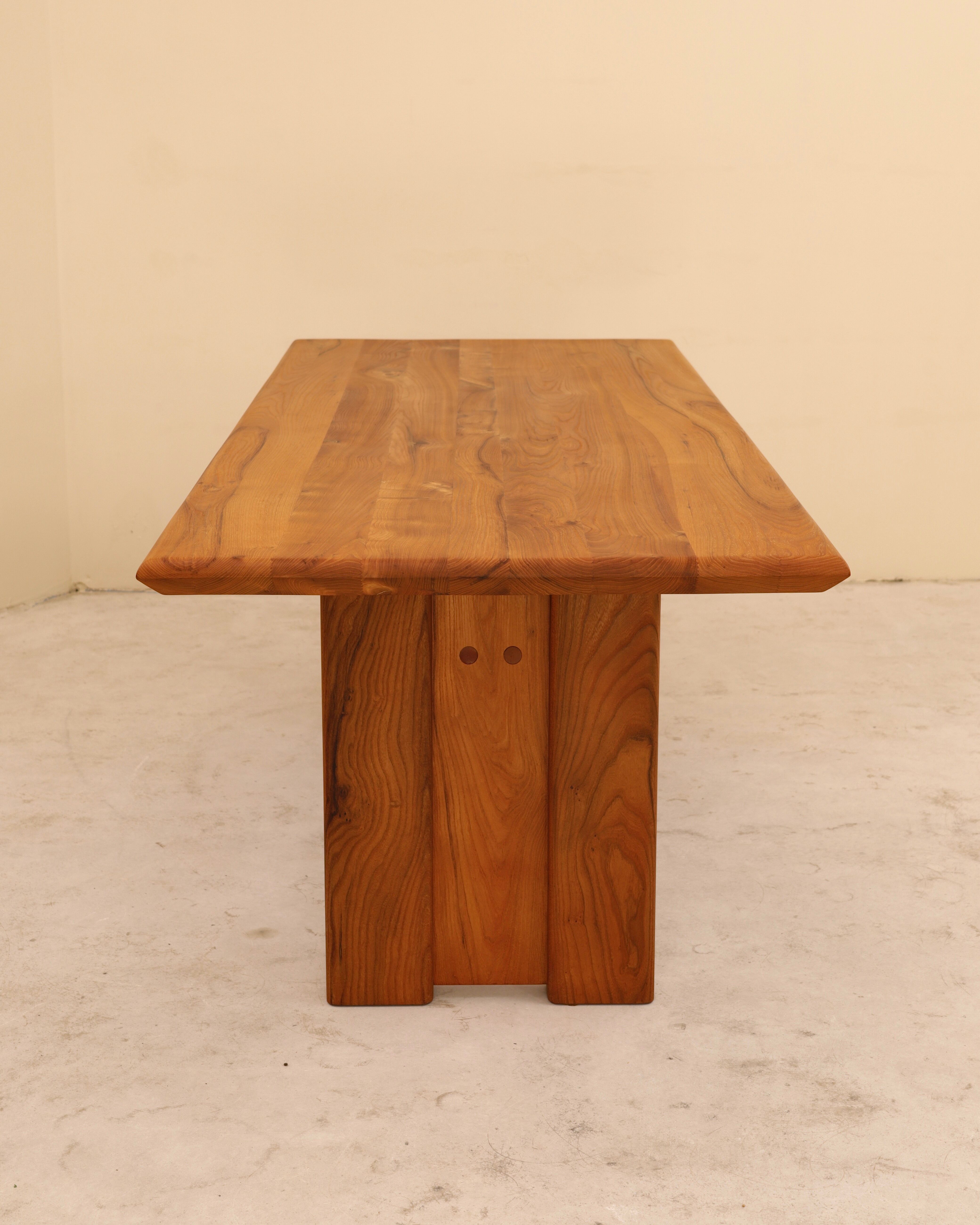 Table en orme massif, Maison Sénac, France, 1980’s