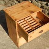 Ancien petit buffet / Meuble de métier de coiffeur en sapin