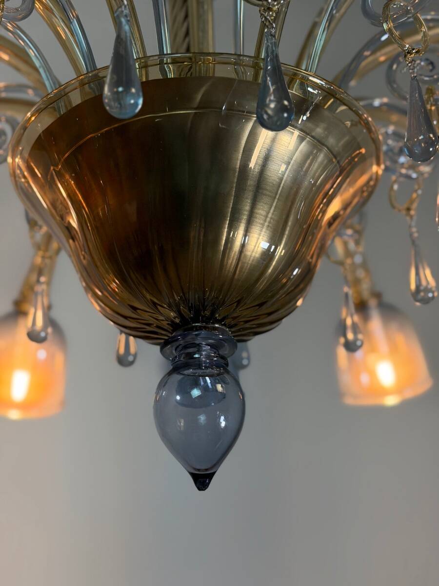 Venetian lustre in two-colour Murano glass, blue and gilded, circa 1990.