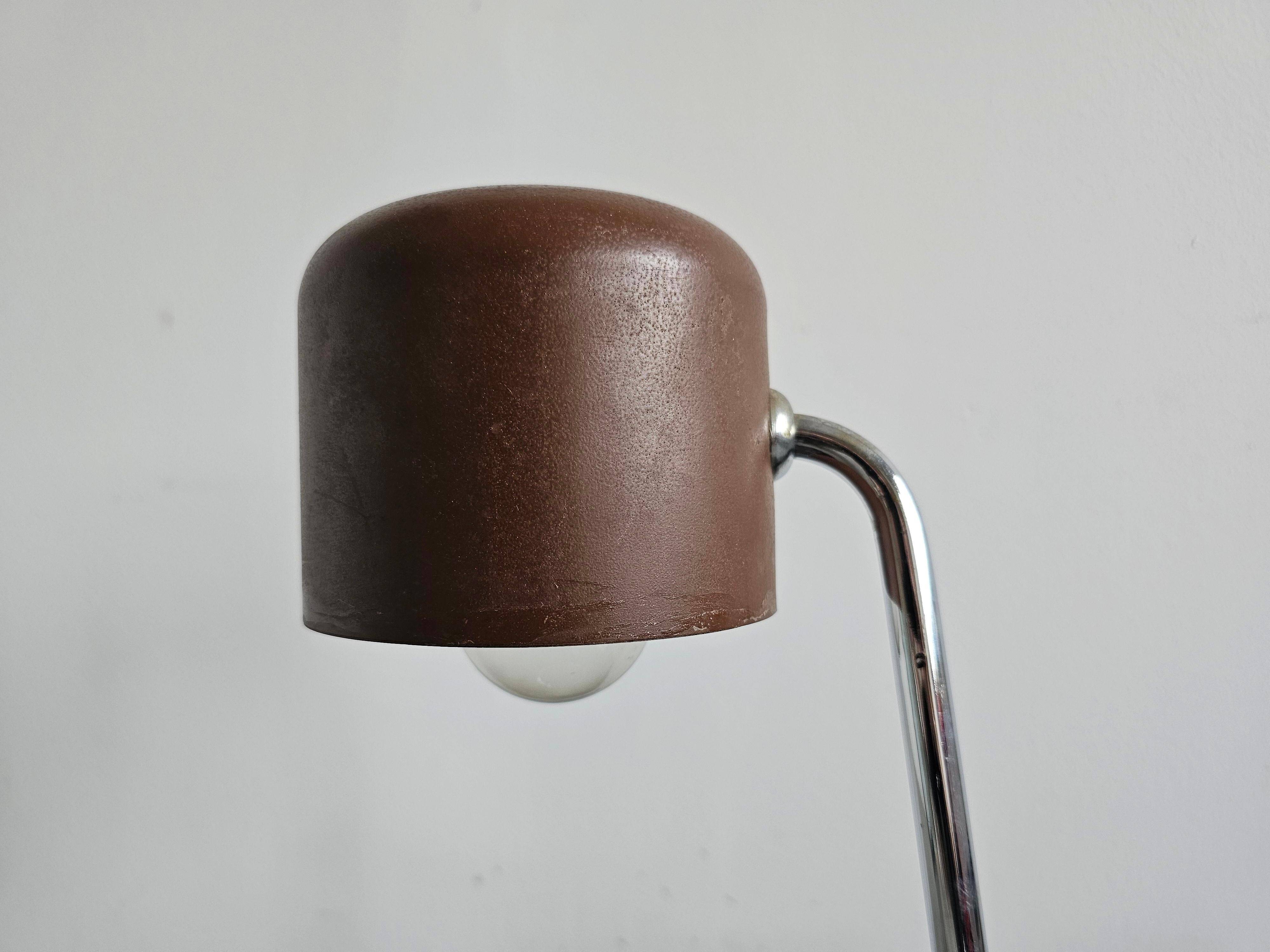 Lampe de bureau Bauhaus avec support infini et abat-jour métallique, années 1970