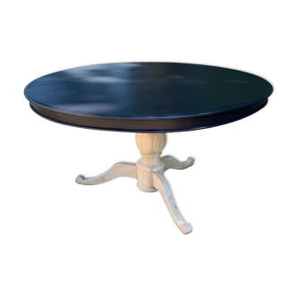 Round table
