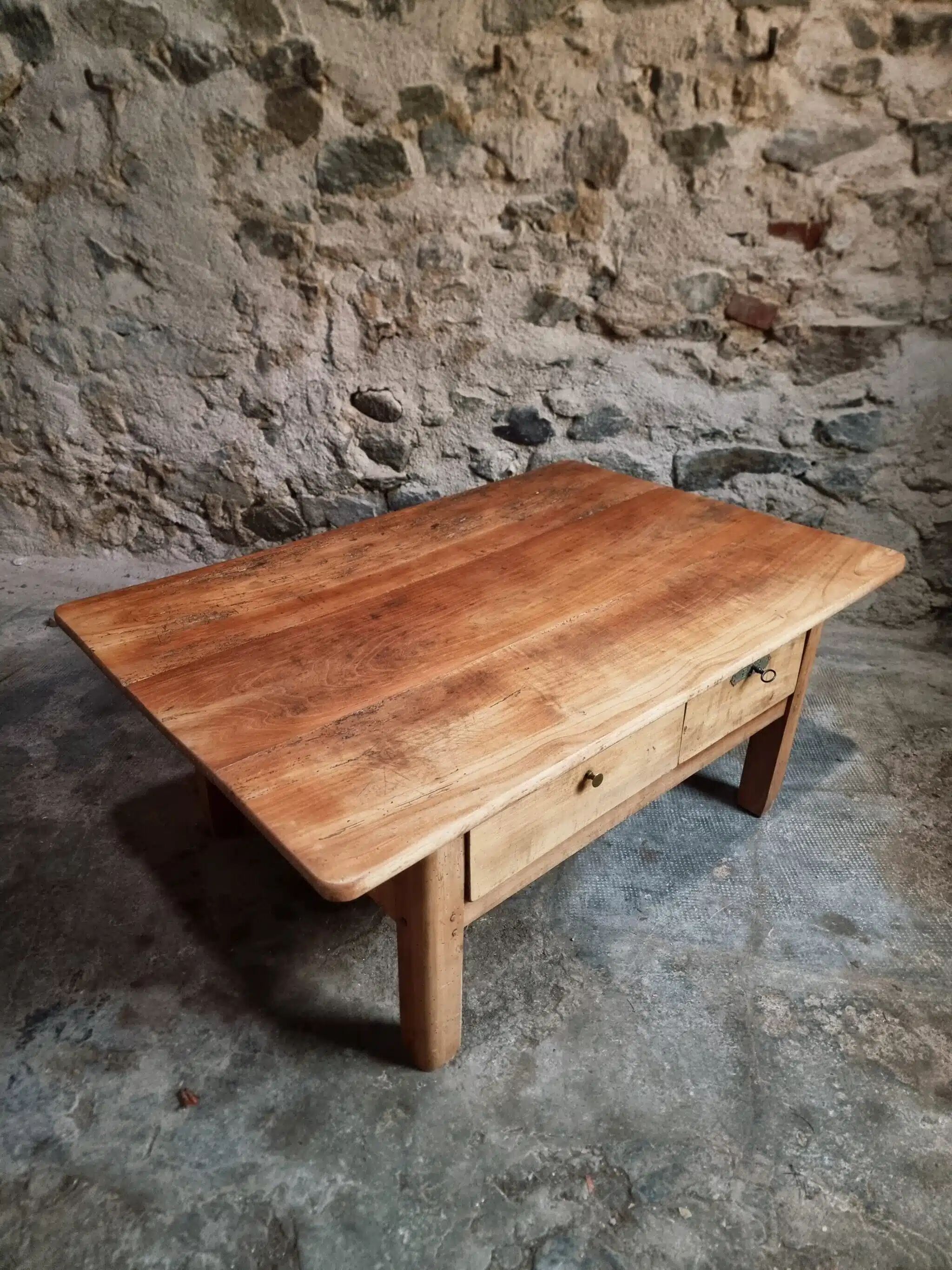 18th-century cherry wood coffee table with two drawers.