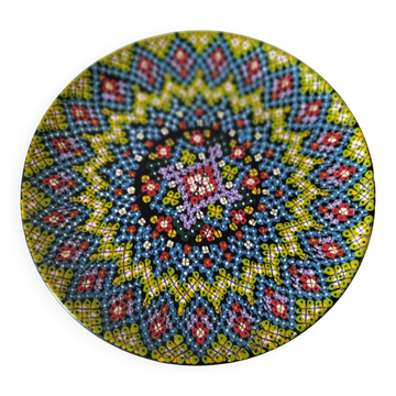Assiette décorative artisanale de Fès – motif zellige multicolore