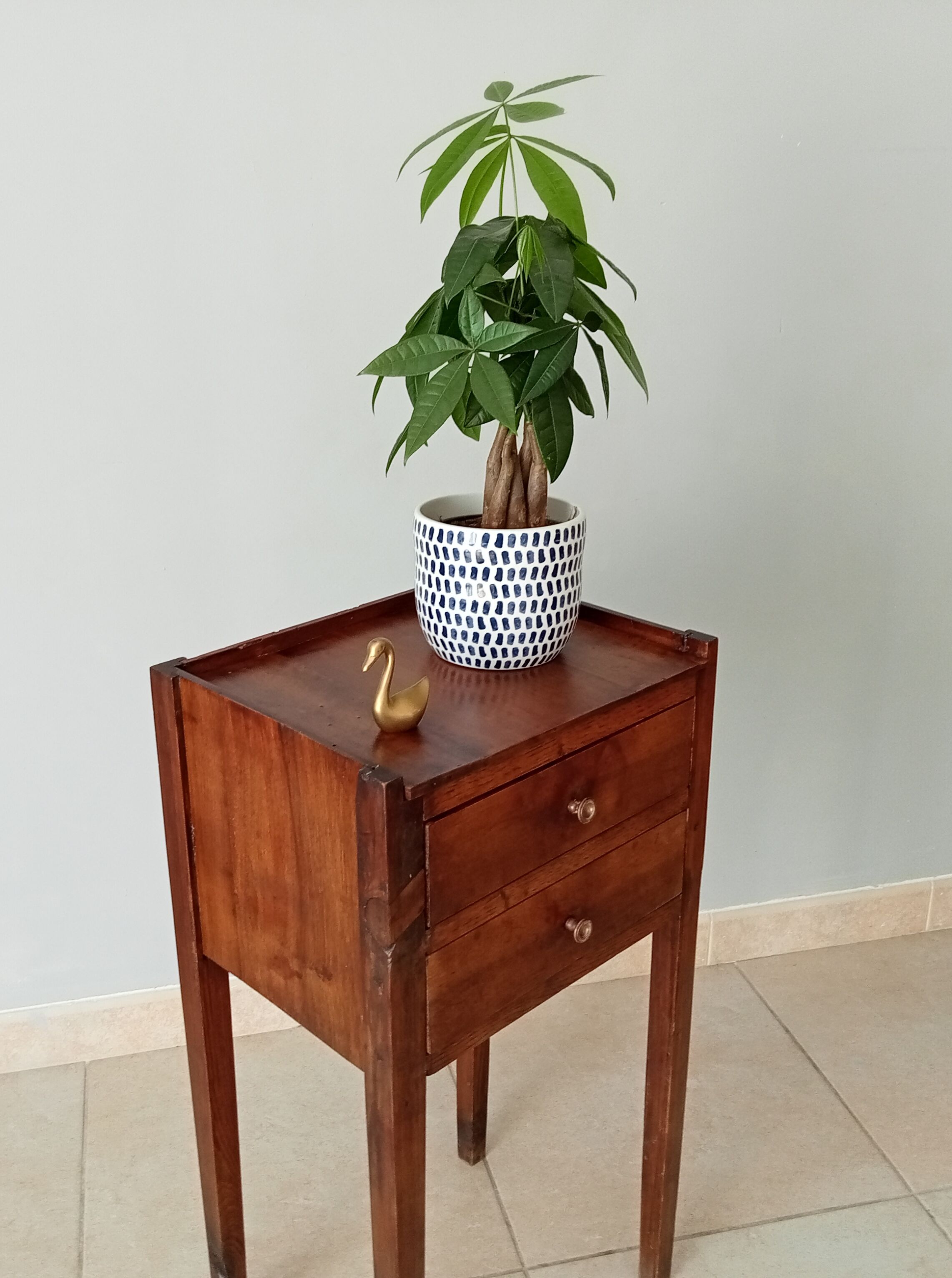 Walnut side table 20s/30s