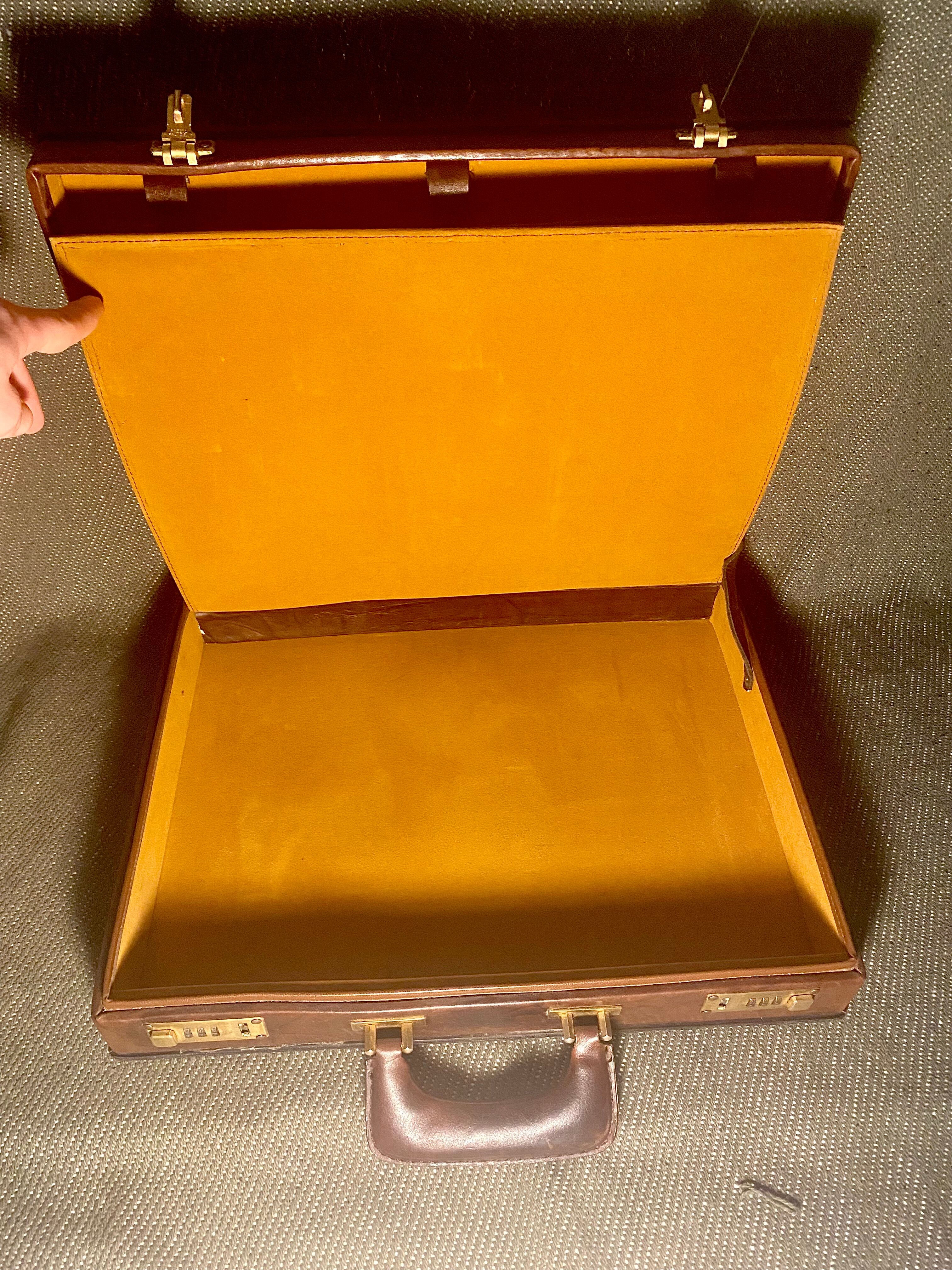 PORTE MONNAIE AVEC ATTACHE - Cuir Marron | 3 Suisses