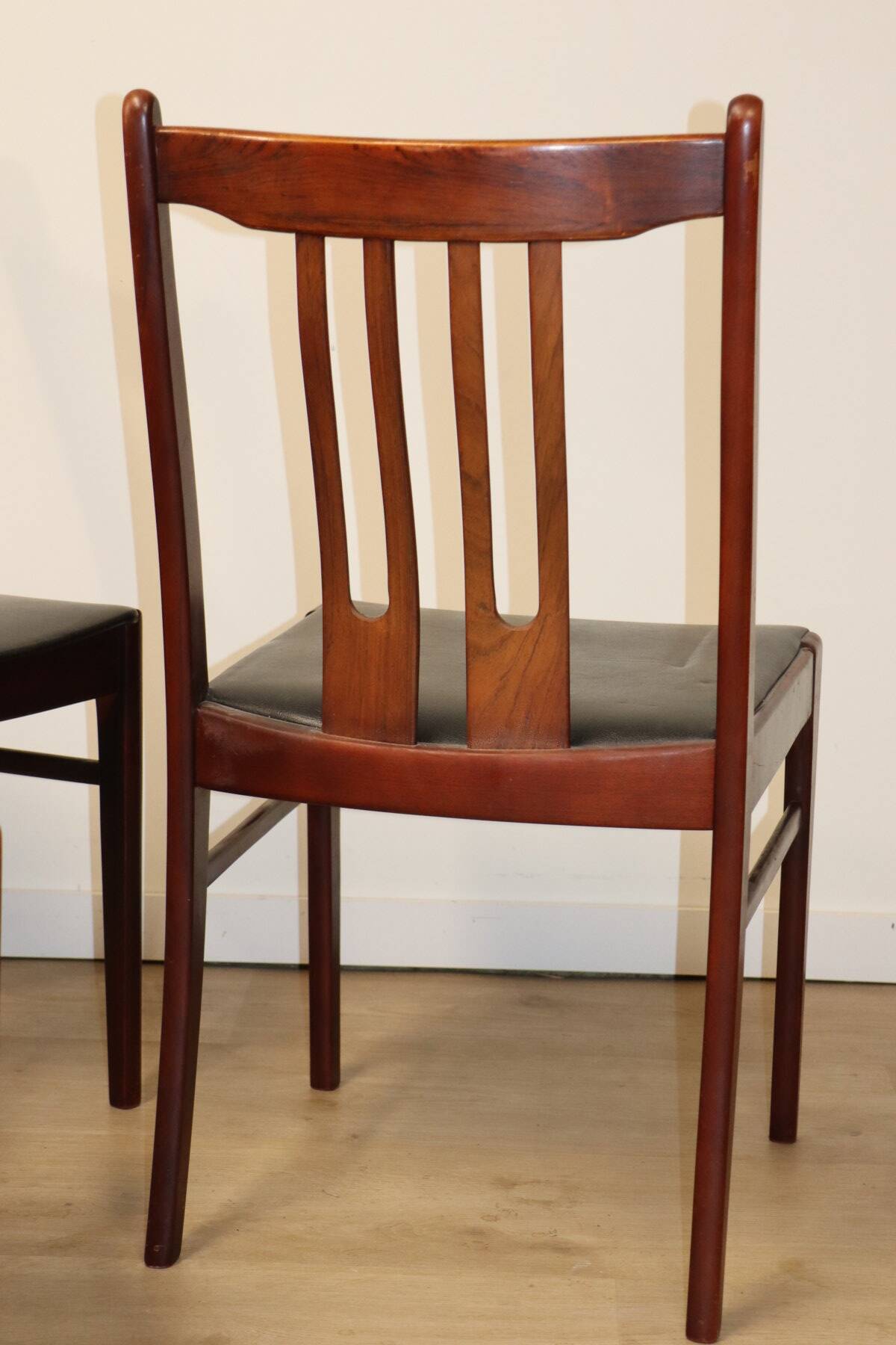 Set of 6 Scandinavian chairs in rosewood, 1960.
