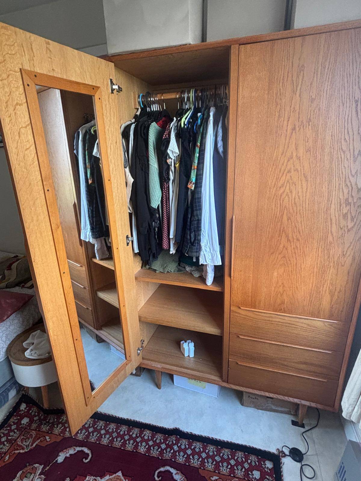 "Portobello World Houses" wardrobe