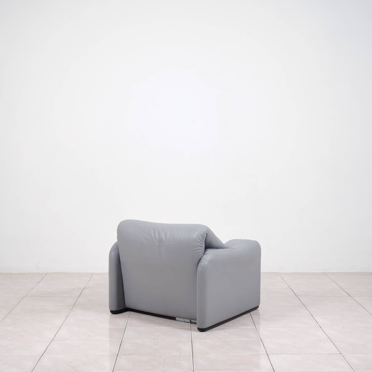 Ensemble de sièges en cuir « Maralunga » de Vico Magistretti pour Cassina