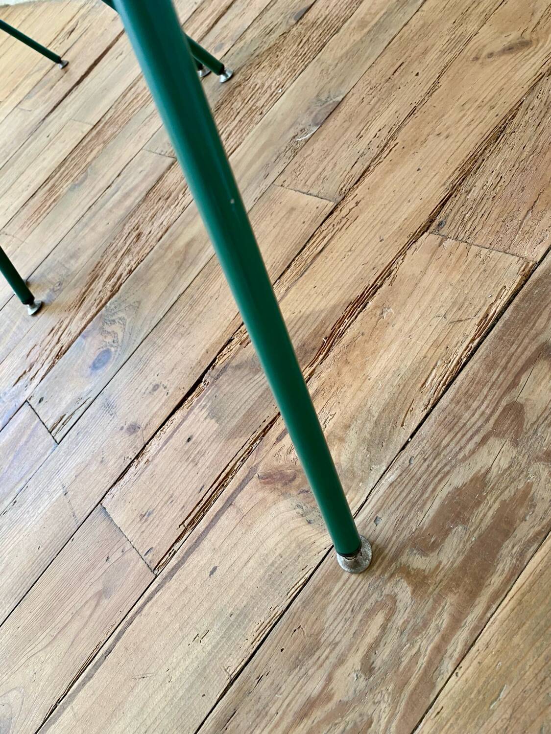 Pair of DSC 106 chairs by Giancarlo Piretti