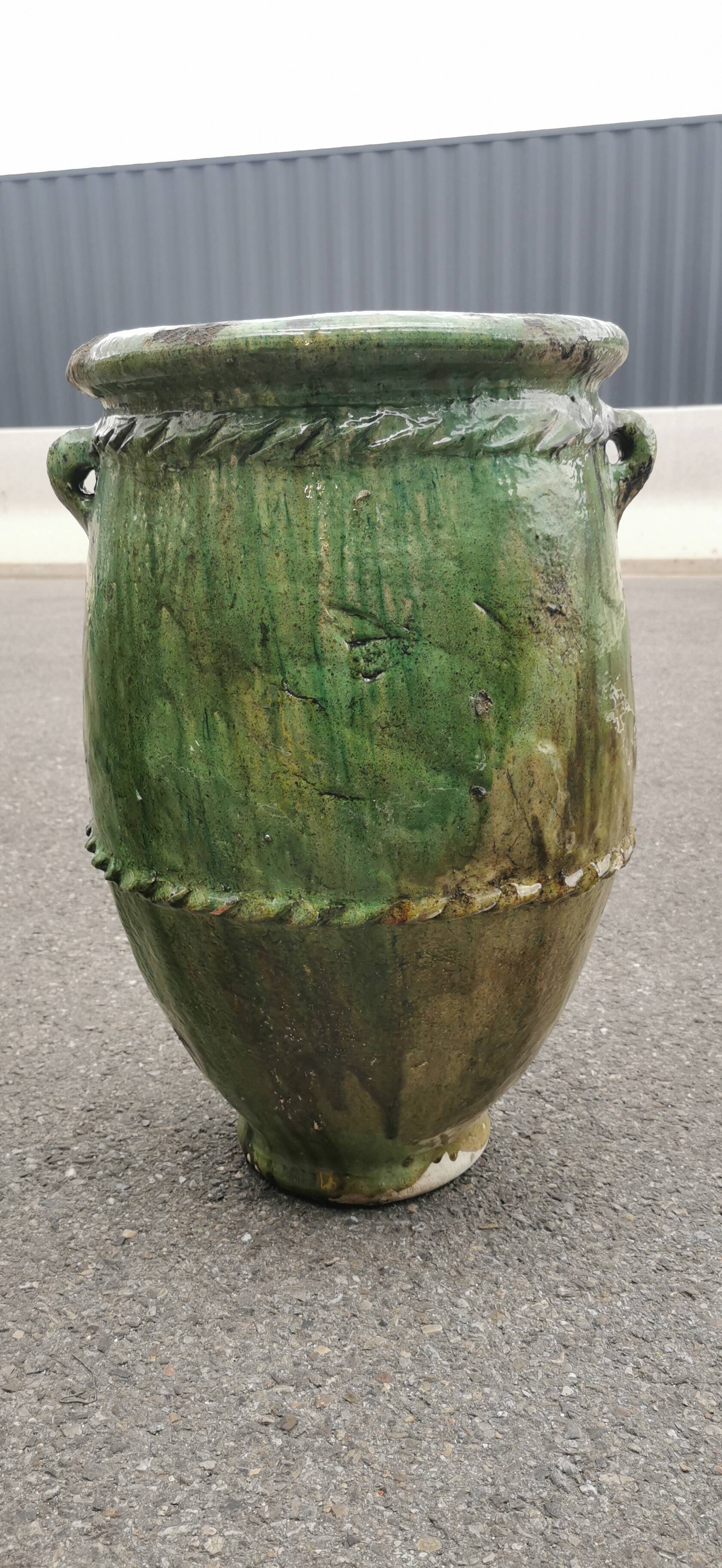 Tamgrout terracotta jar