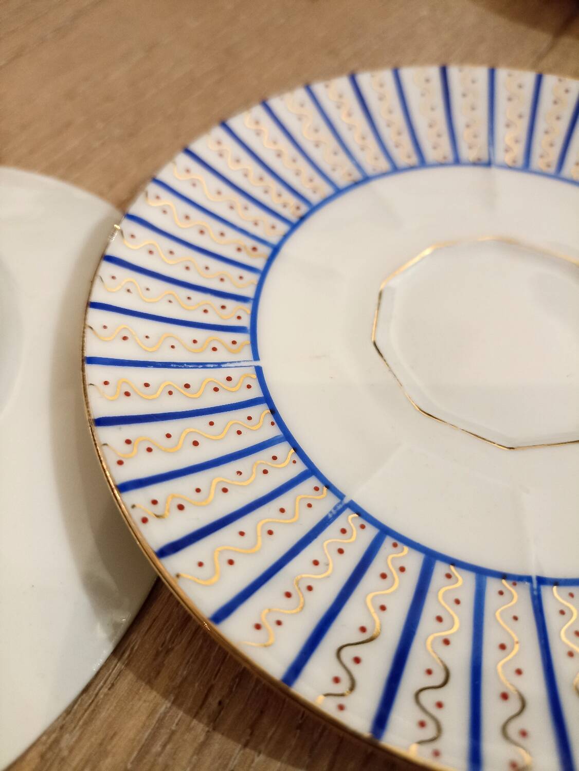 Small blue plates