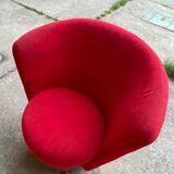 Fauteuil rouge du milieu du siècle