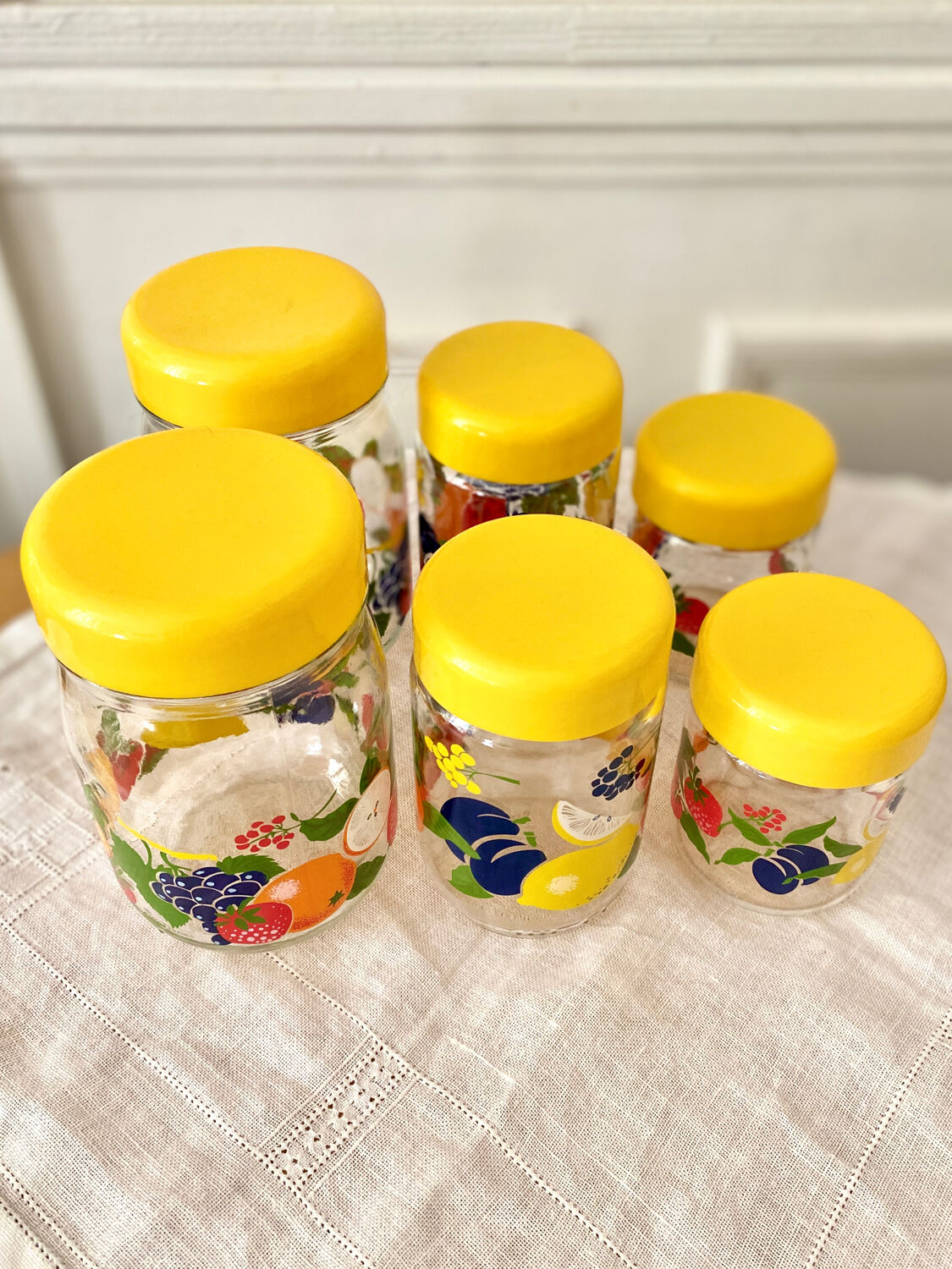 Glass jars The Perfect 70's vintage fruit décor