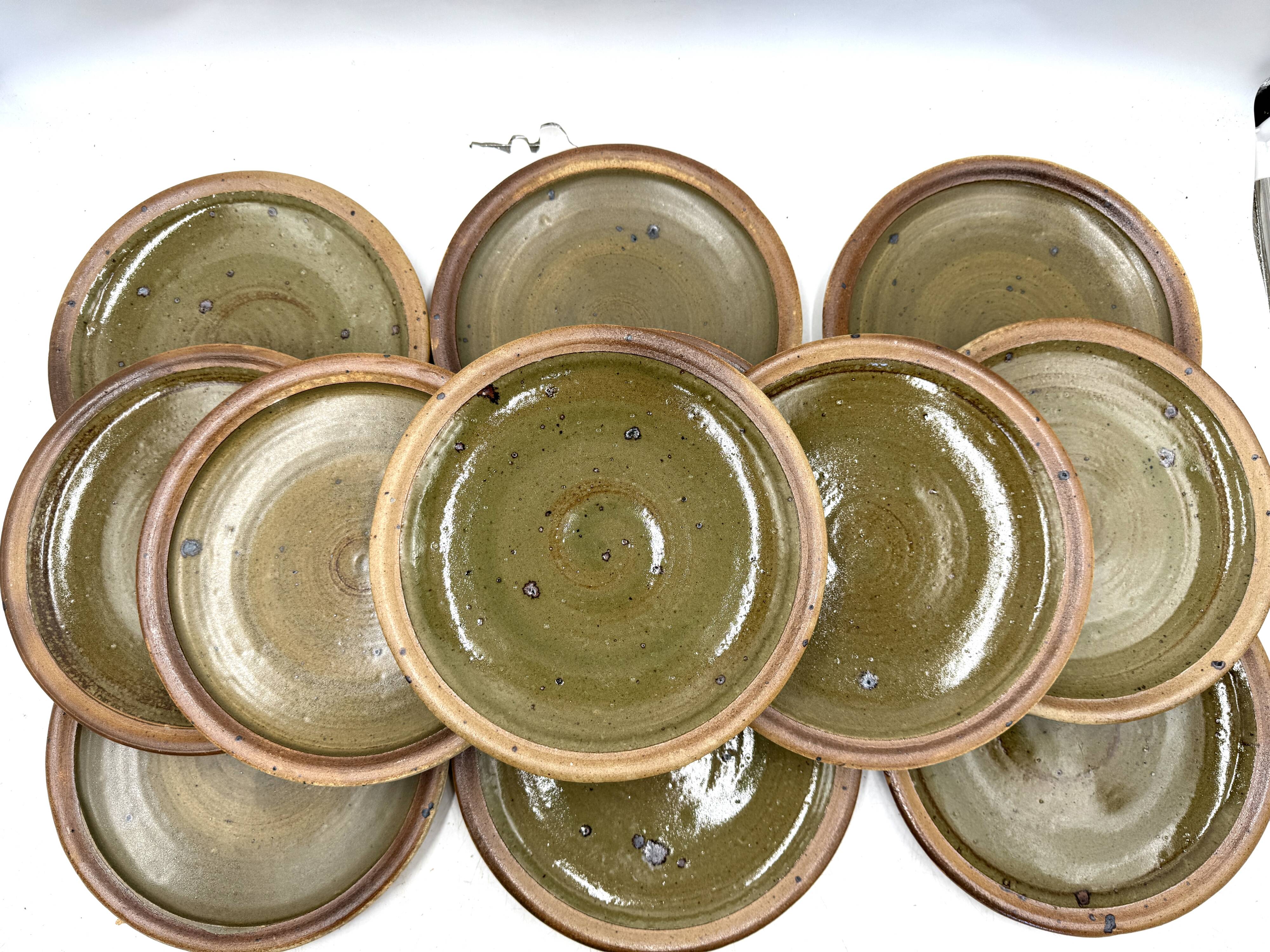 12 green Pierre Digan plates, diameter 25.5 cm, from the 70s