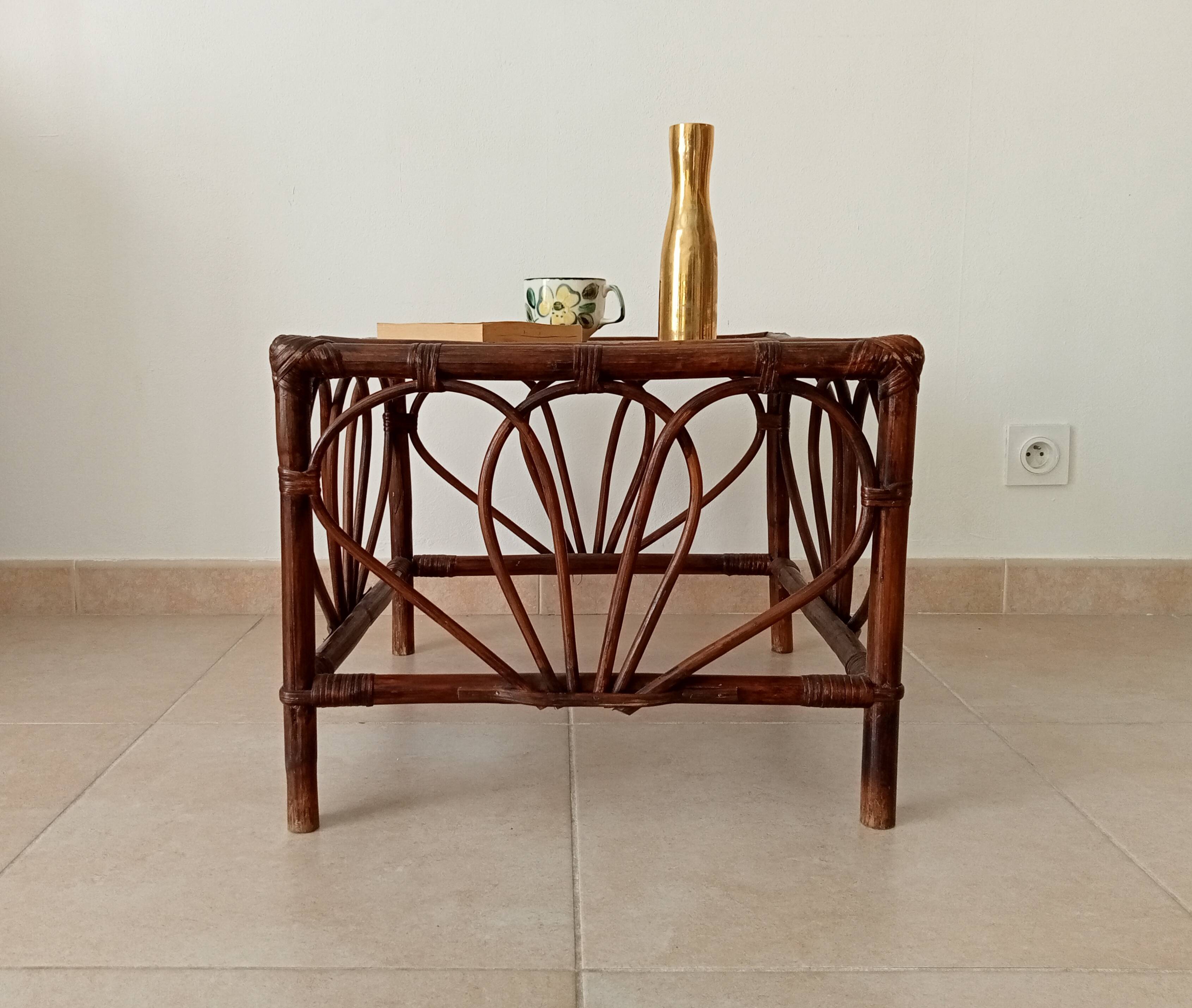 Vintage rattan and bamboo coffee table, 51*51 cm