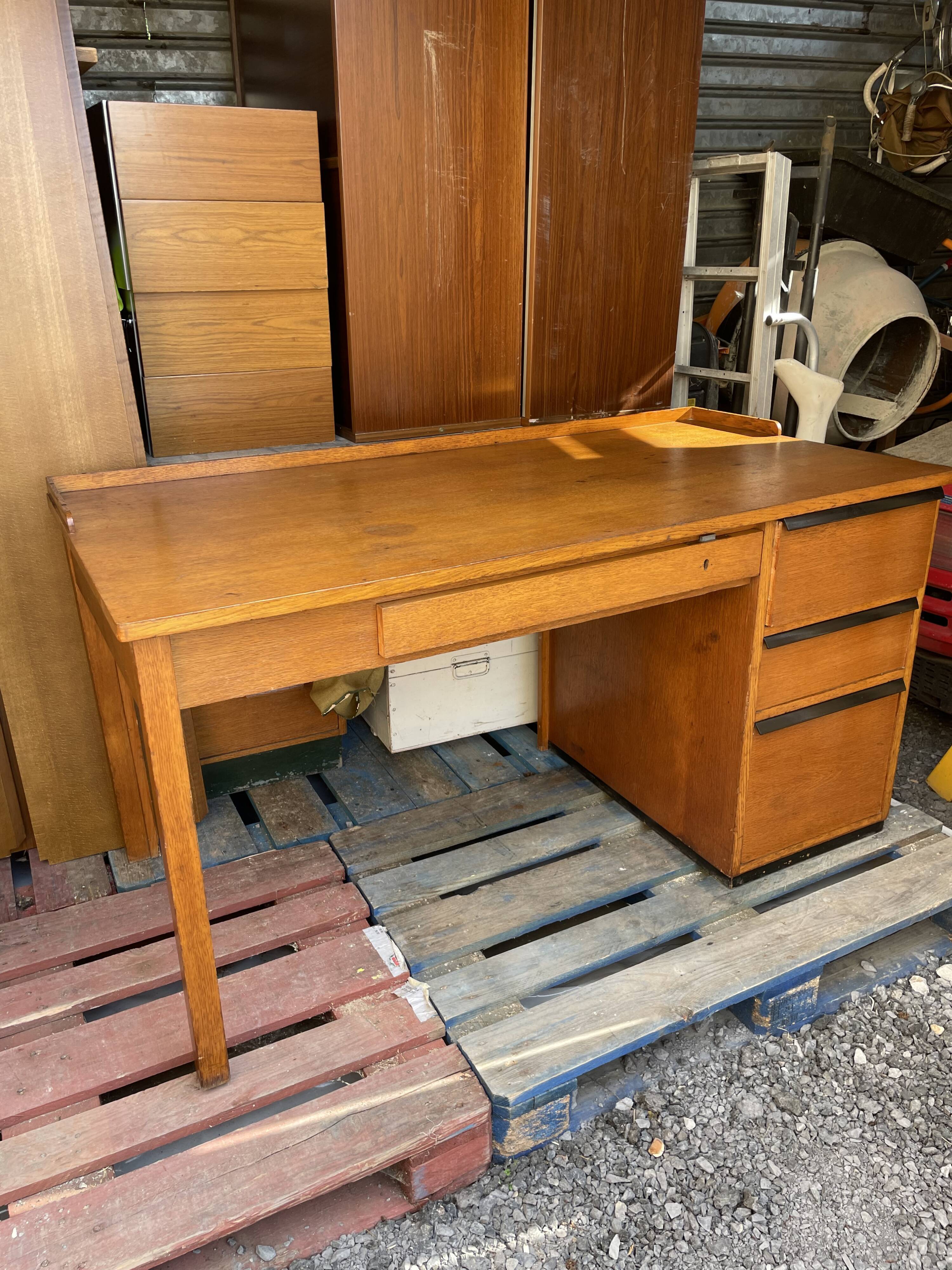 Vintage office year 50