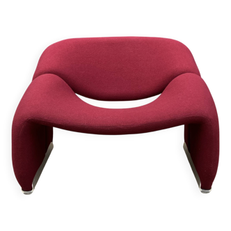 Artifort Groovy M-chair F598 in perfect condition, new! Origin Burgundy