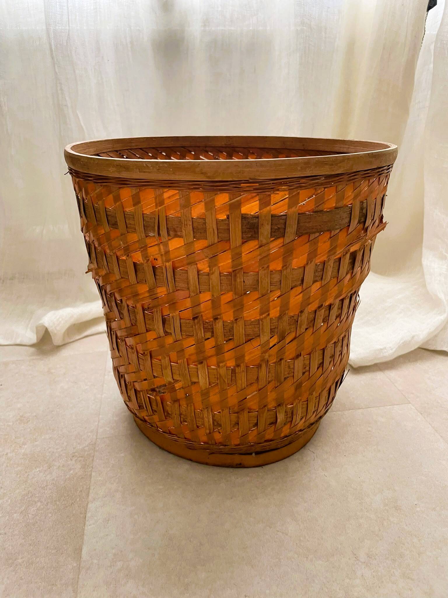 Cache pot en osier vintage
