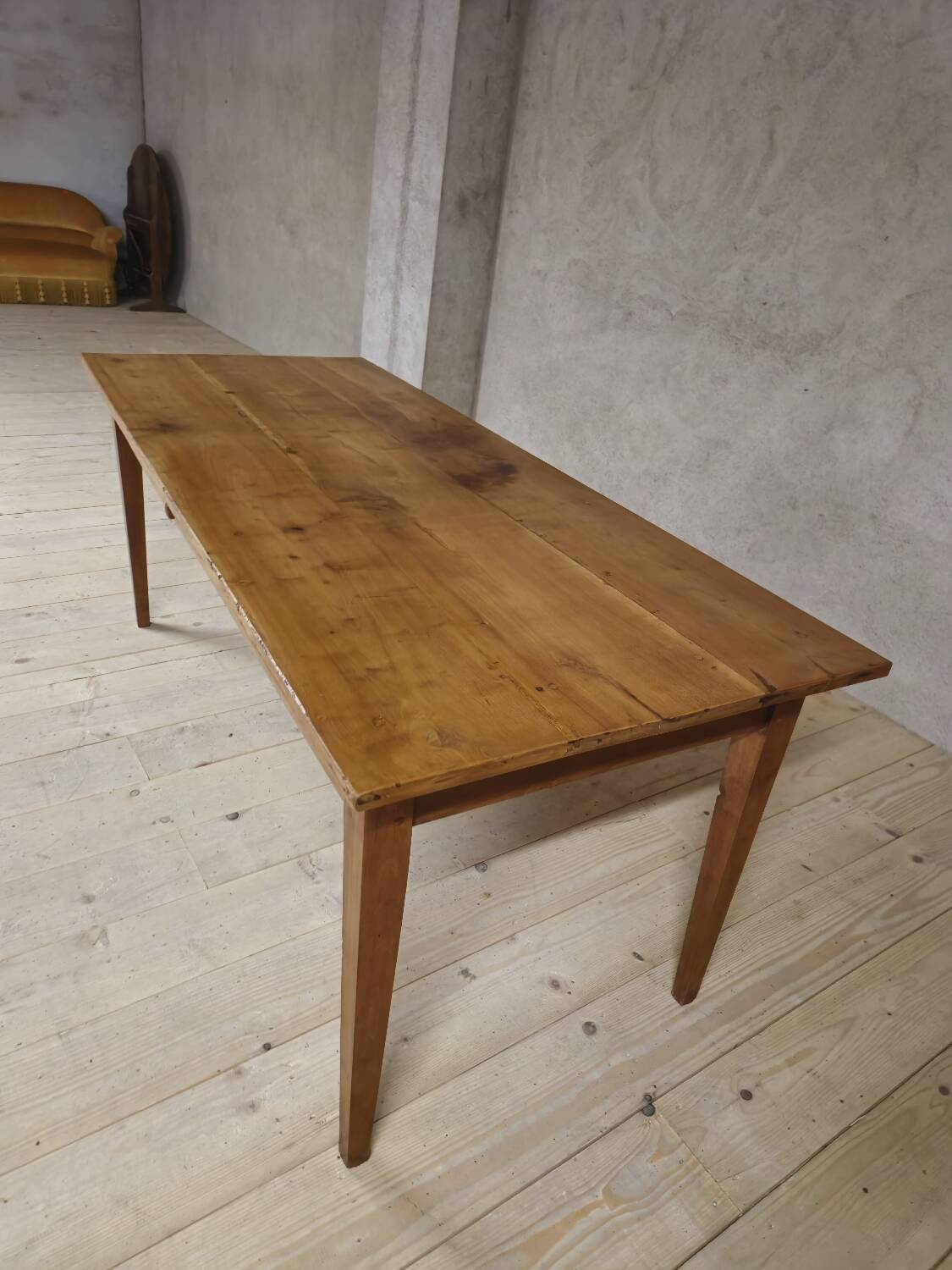 Rustic farmhouse table in solid cherry wood 19th century - 1m91.5