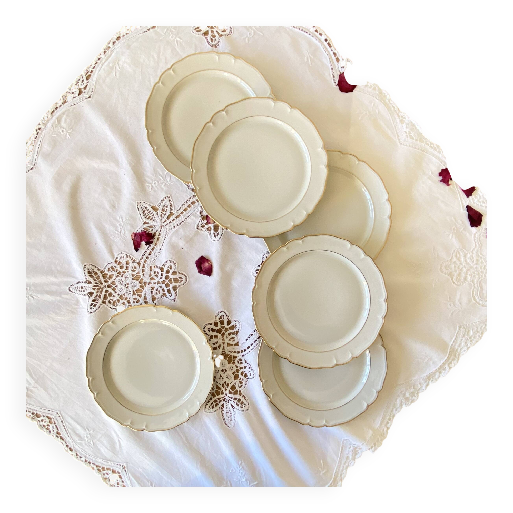 Service de 6 assiettes dessert porcelaine ancienne blanc cassé et liseré or