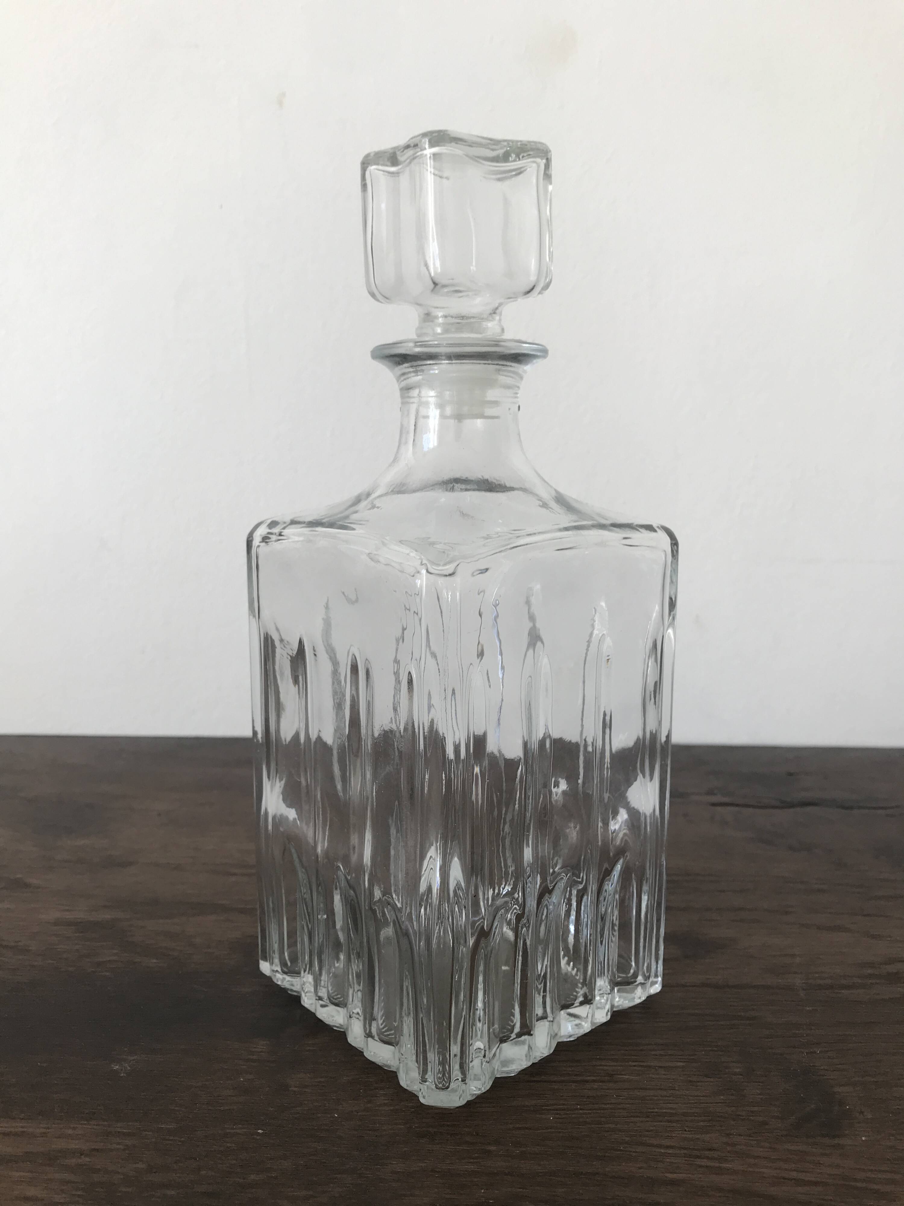Glass whiskey decanter