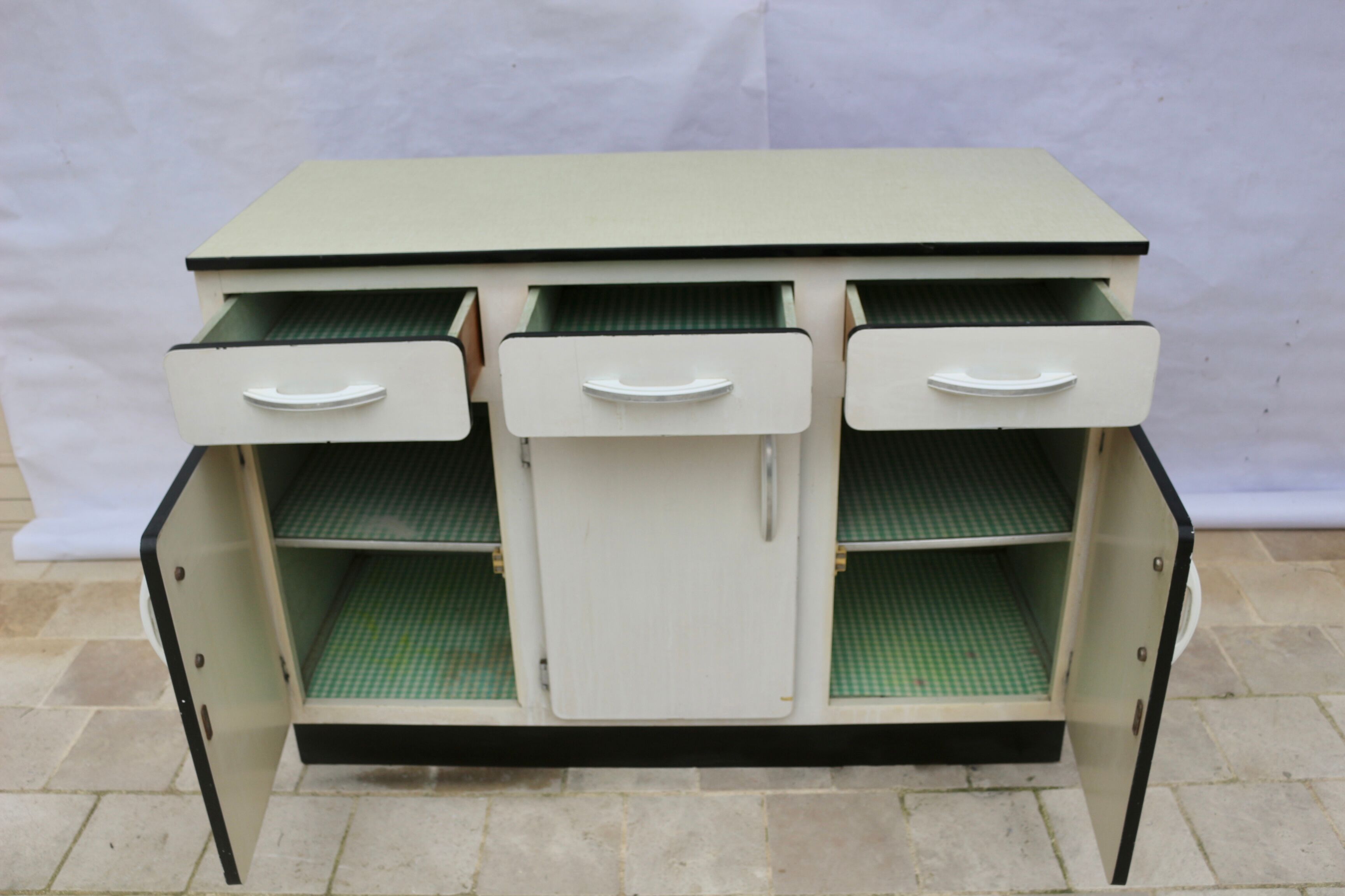 Low kitchen furniture formica ivory color