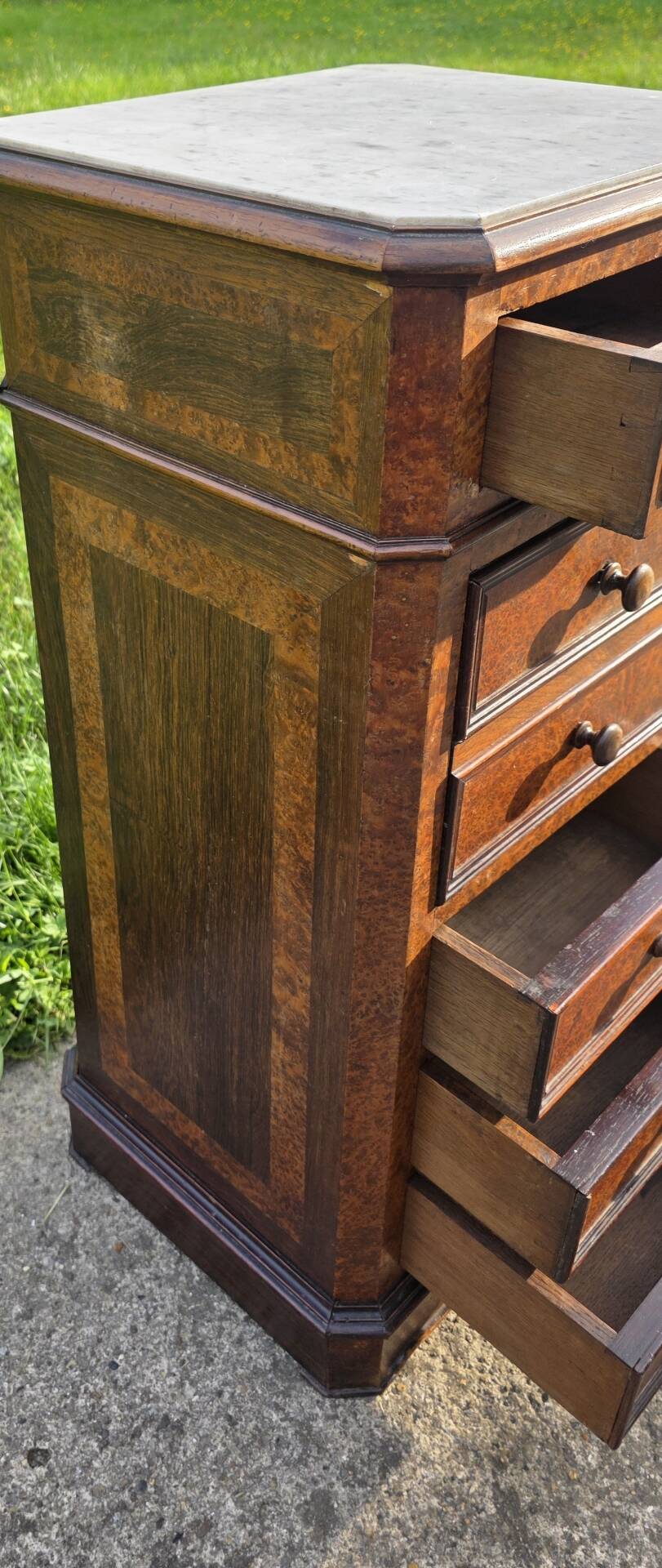 Chest of drawers or bedside table